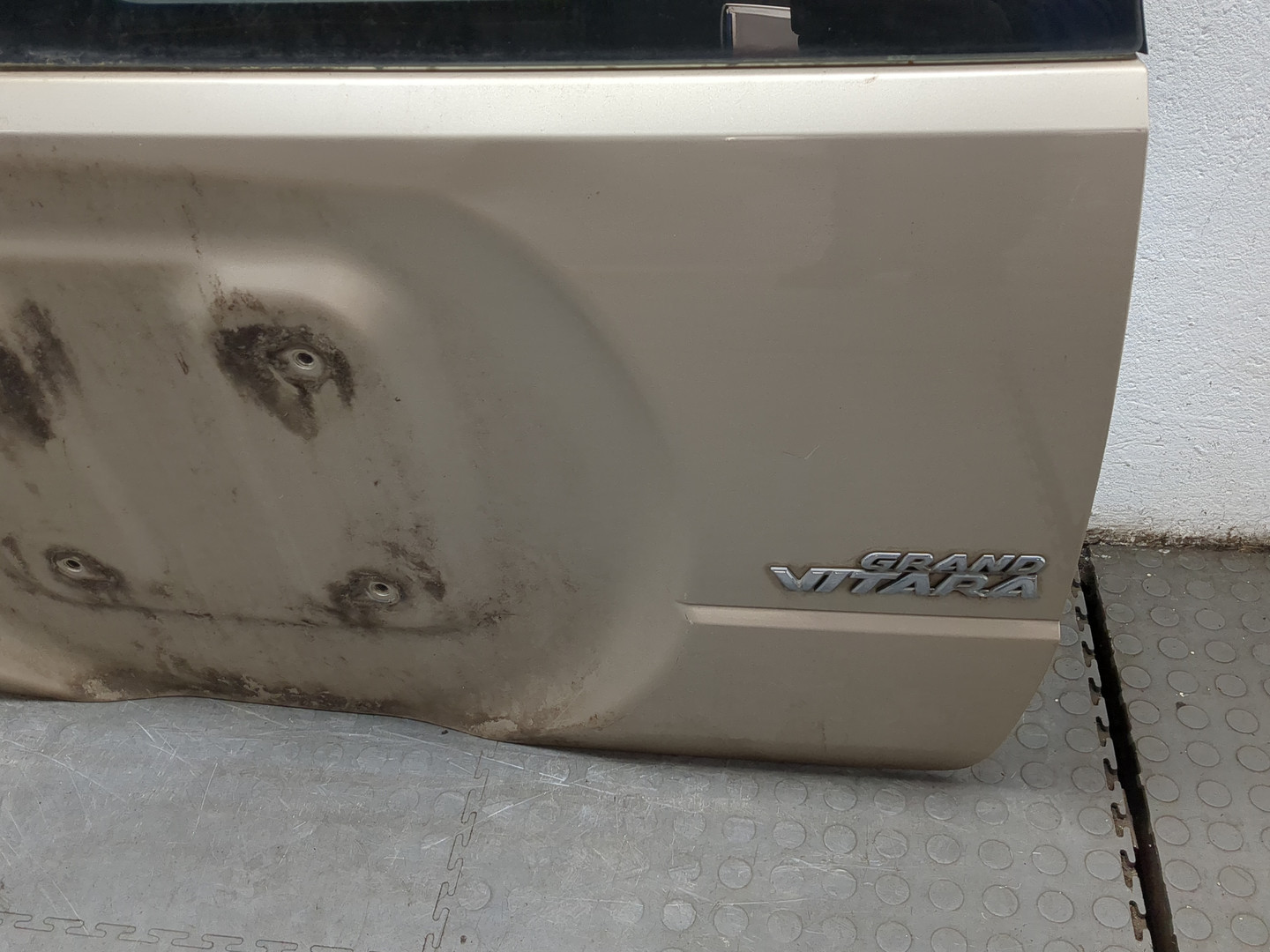 Дверь багажника