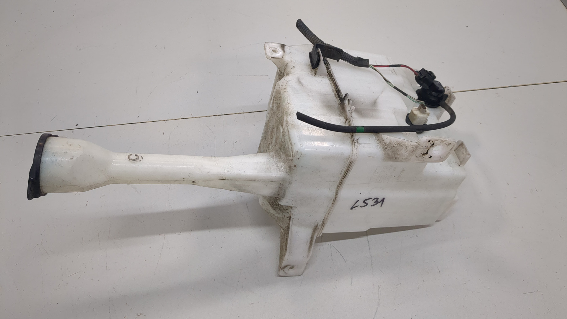 Бачок омывателя лобового стекла