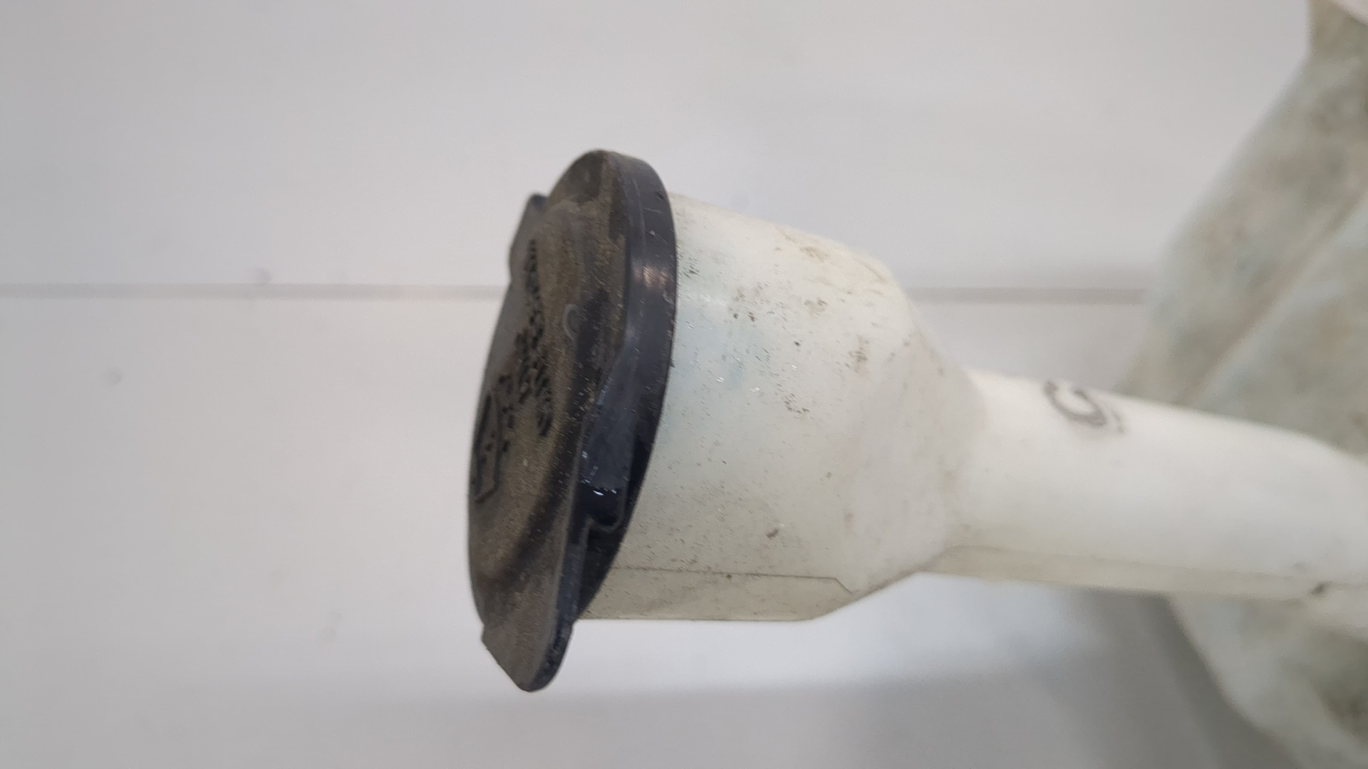 Бачок омывателя лобового стекла