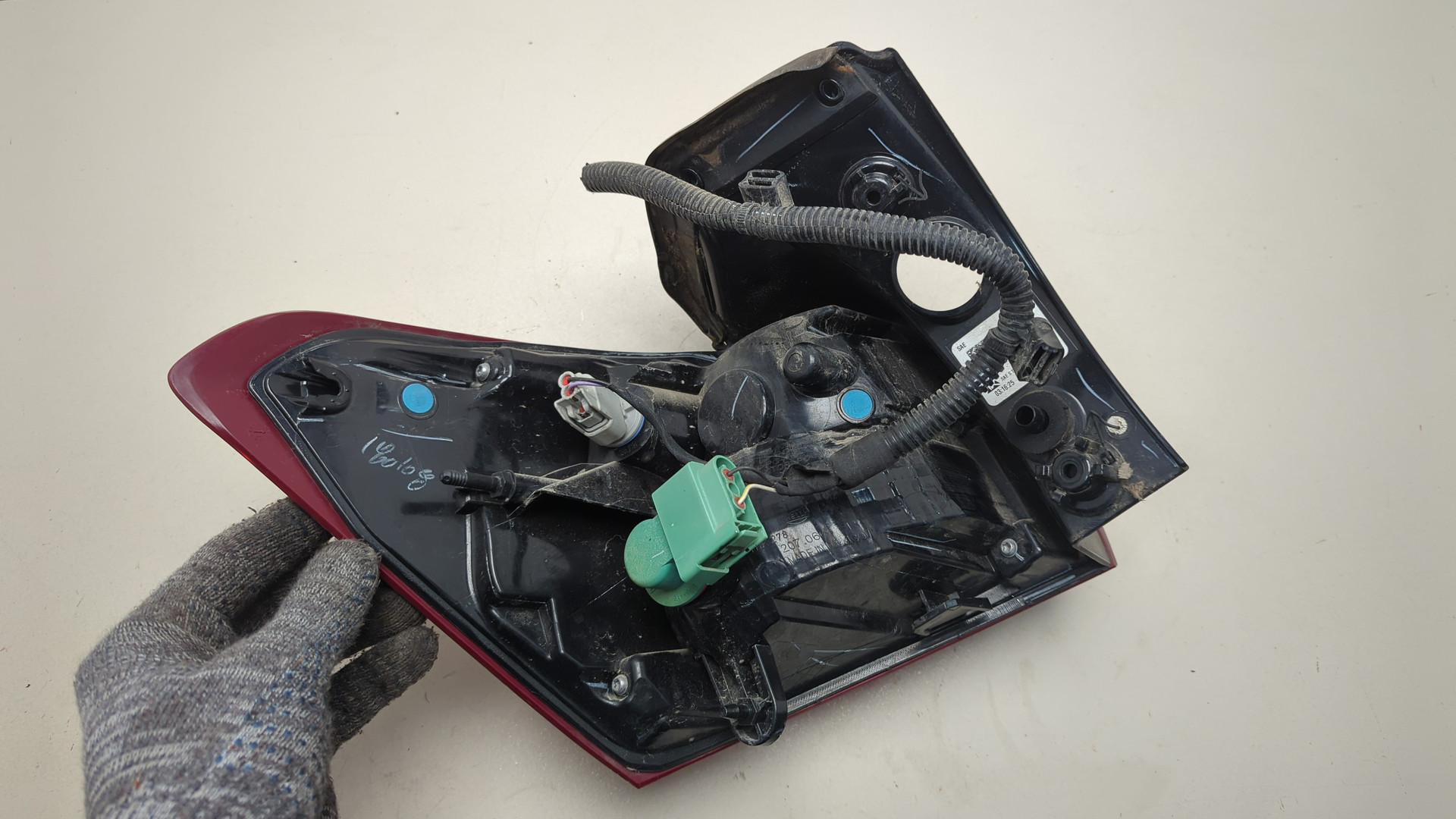 Фонарь задний правый