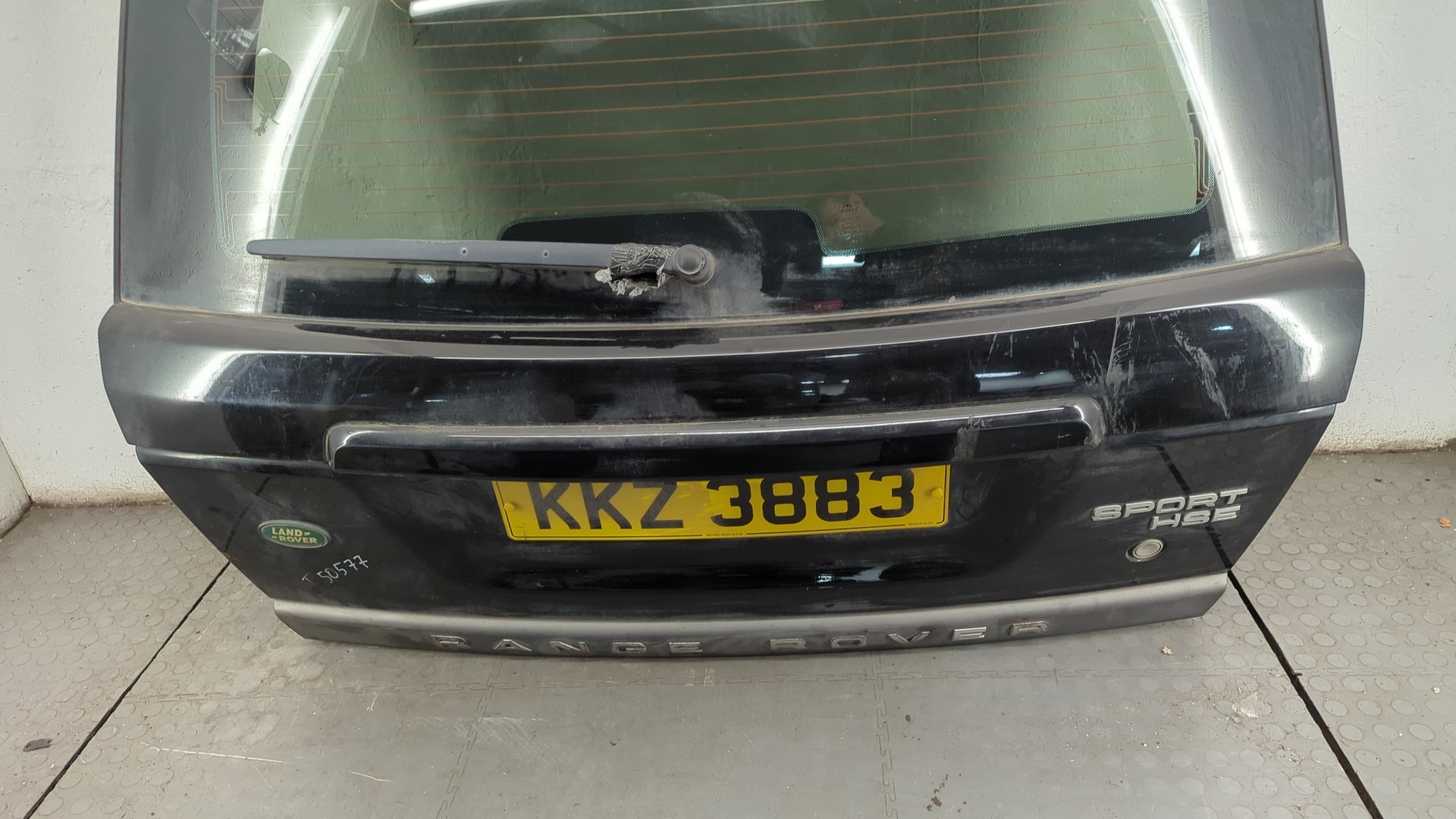 Дверь багажника