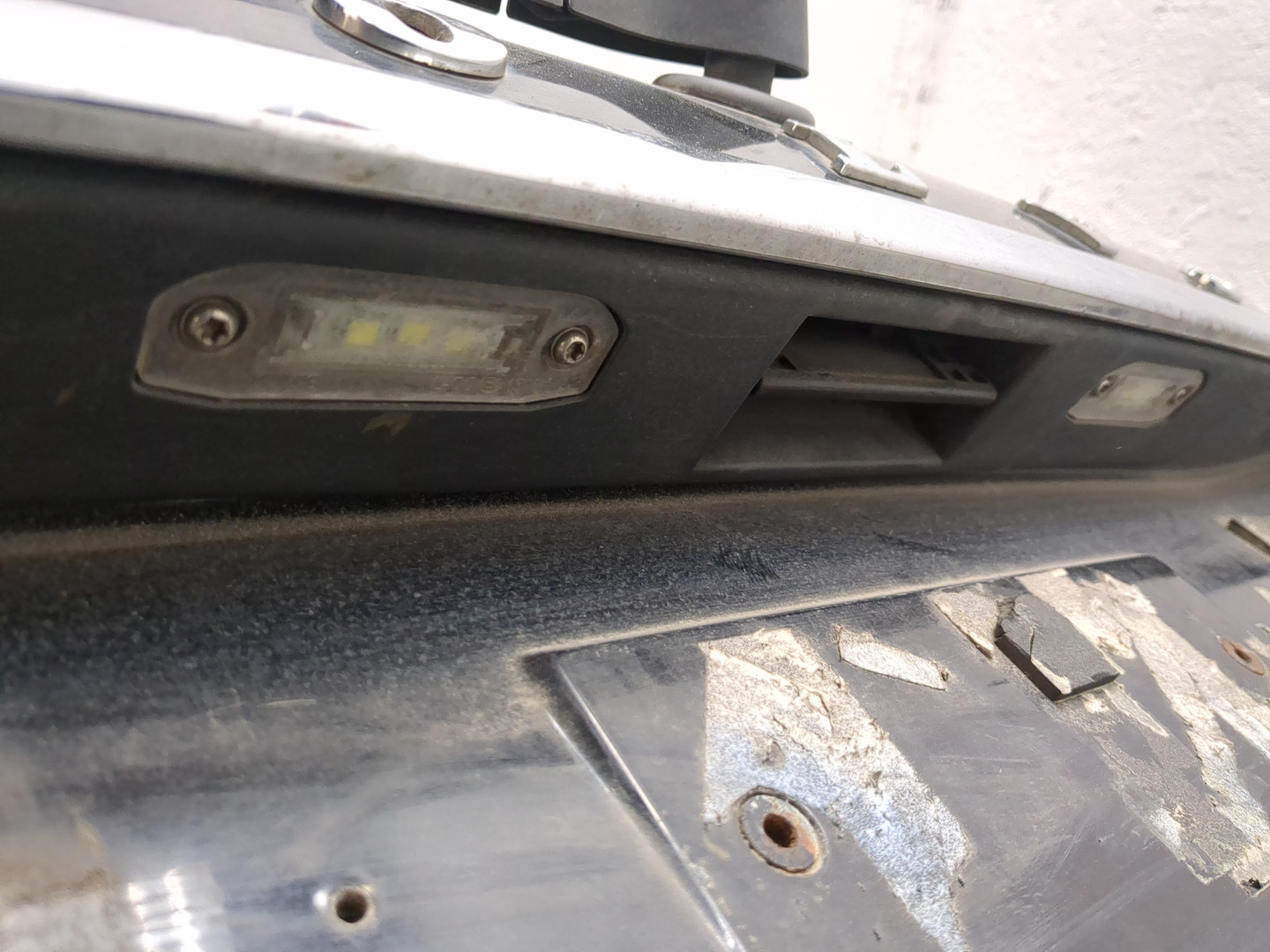 Дверь багажника