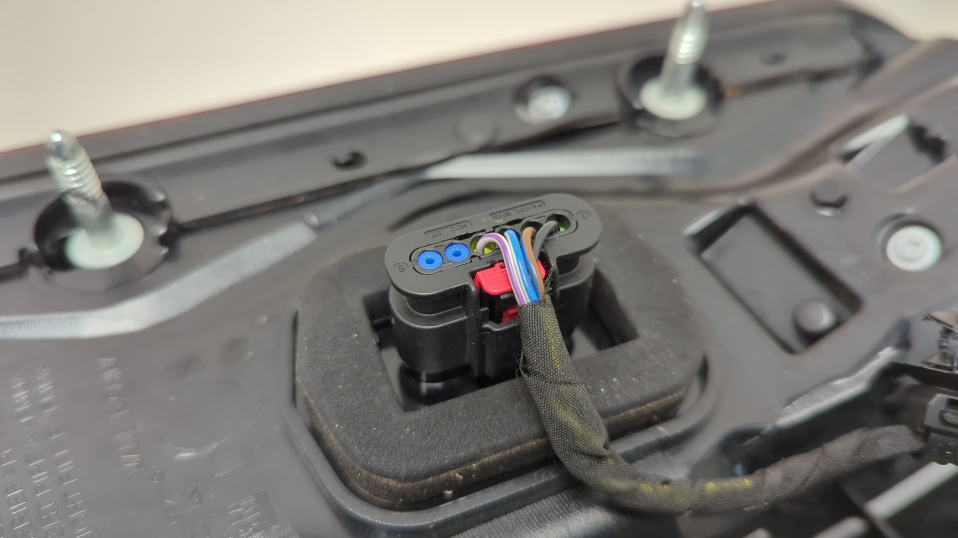 Фонарь задний правый