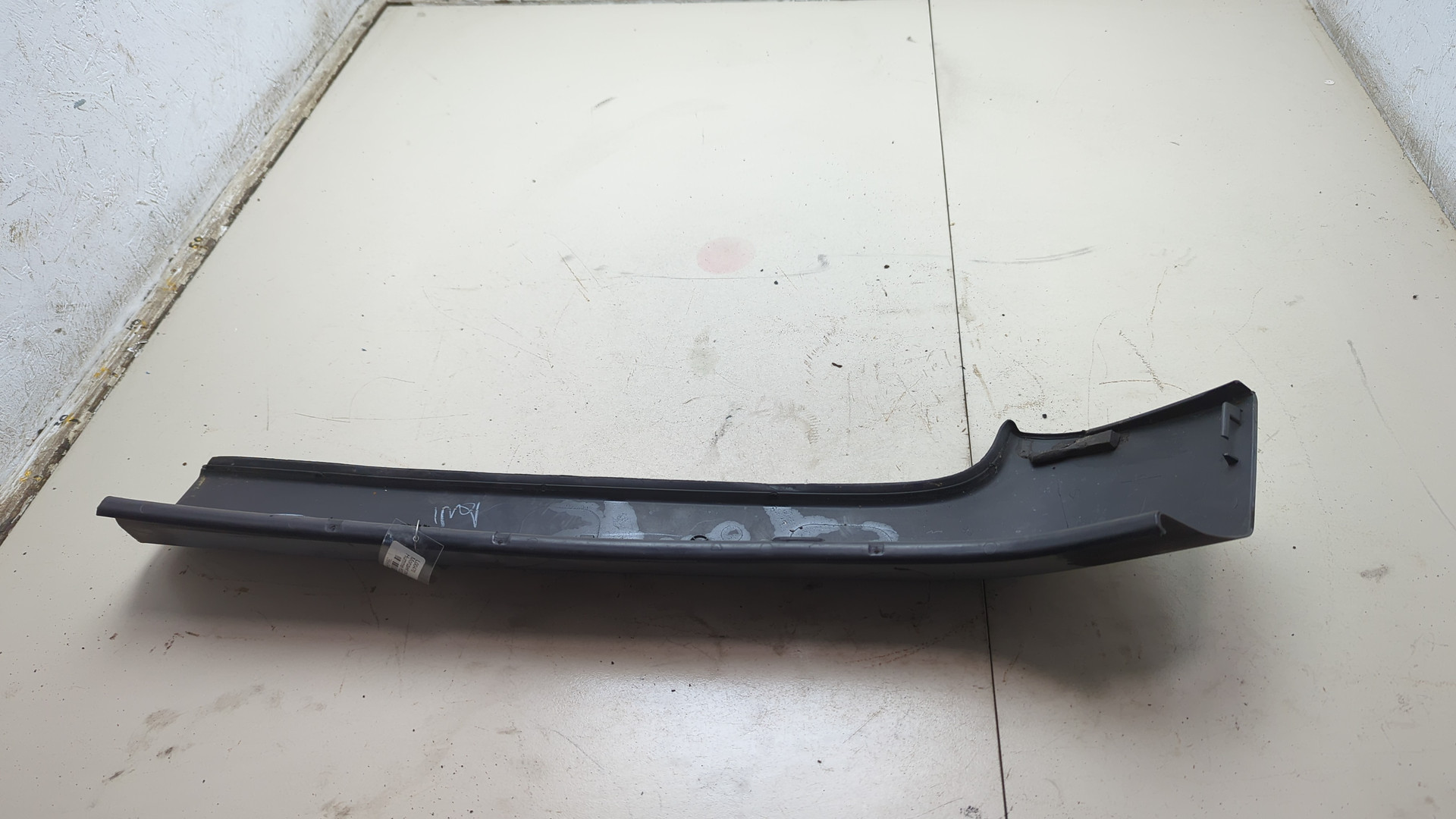 Молдинг лобового стекла