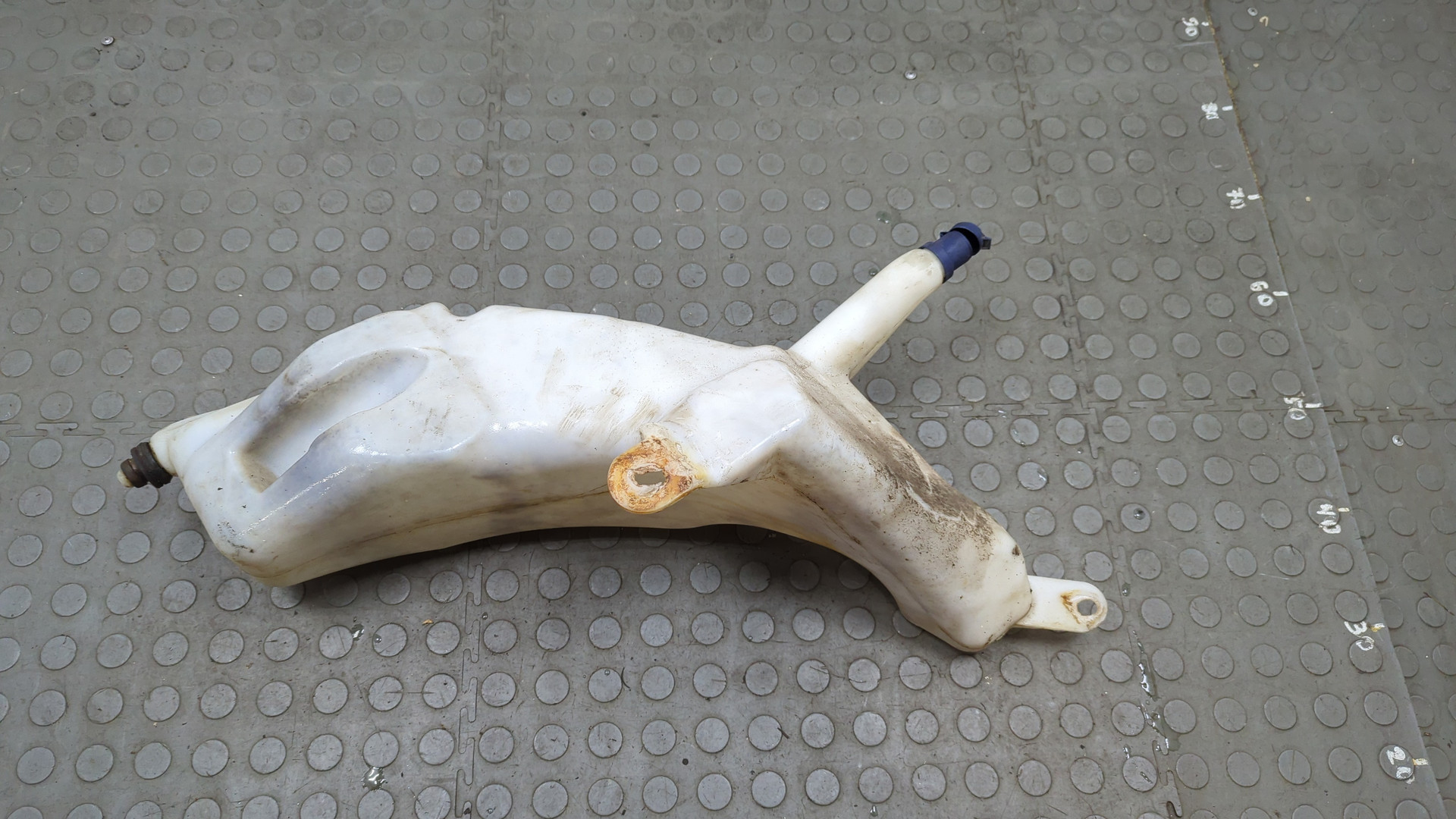 Бачок омывателя лобового стекла