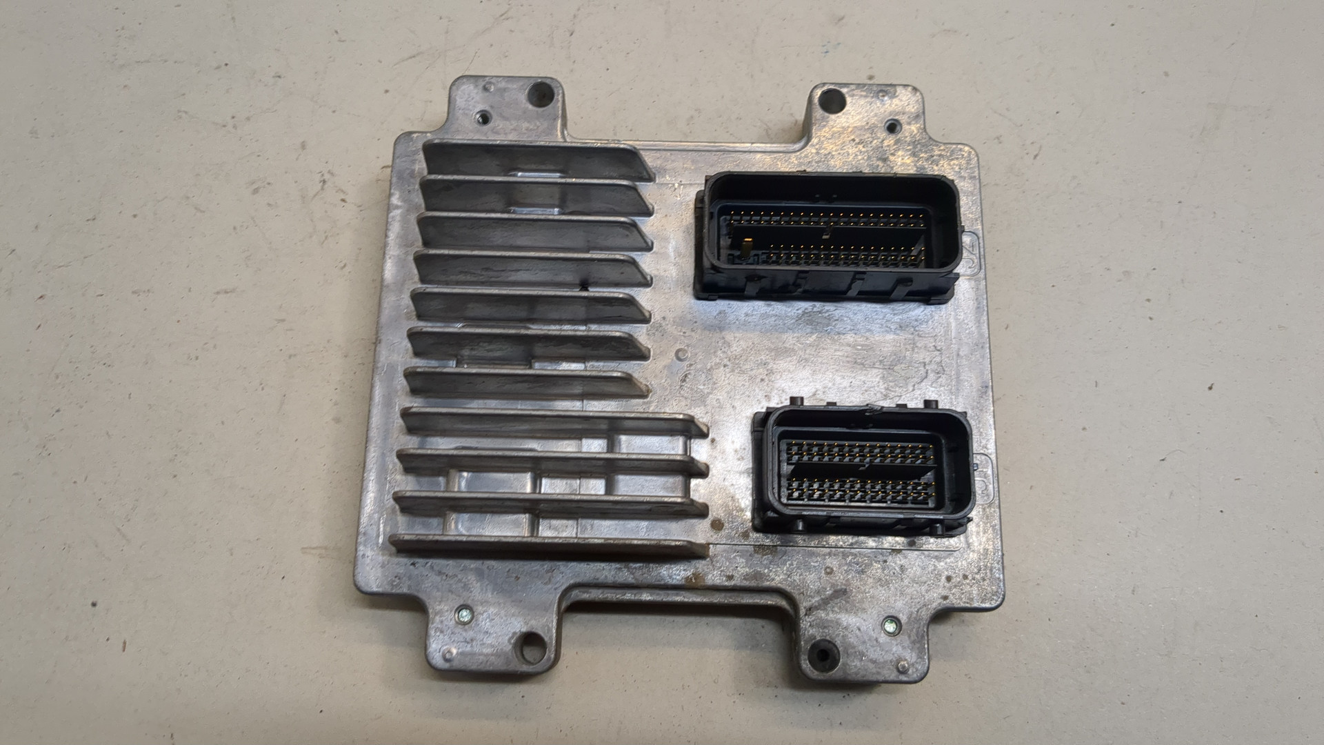 Блок управления двигателем