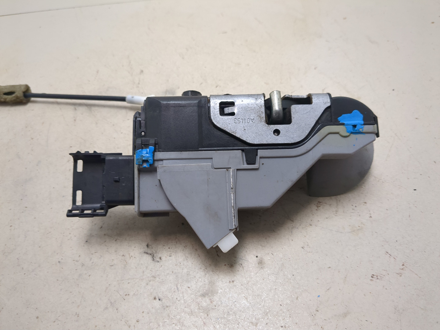 Замок двери задней левой