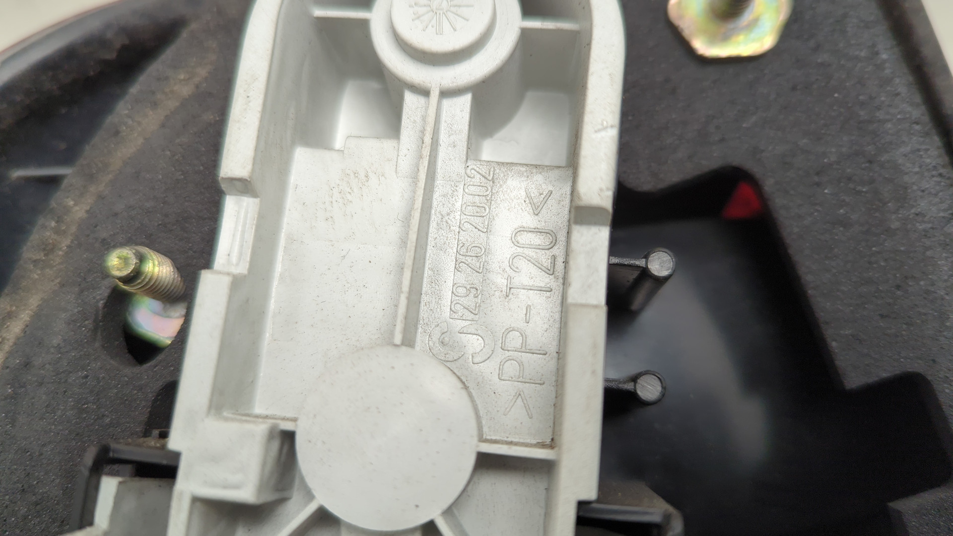 Фонарь задний правый