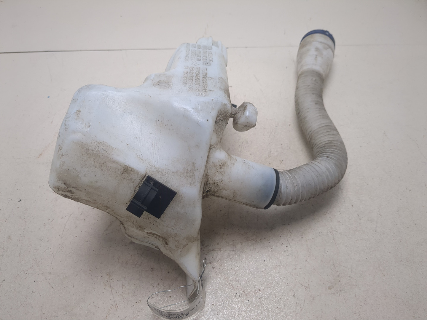 Бачок омывателя лобового стекла