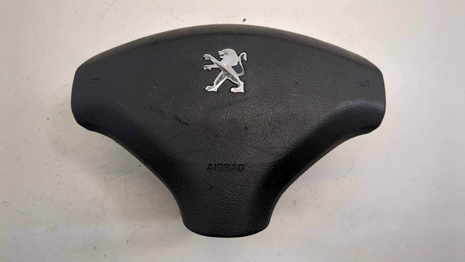 Подушка безопасности в рулевое колесо