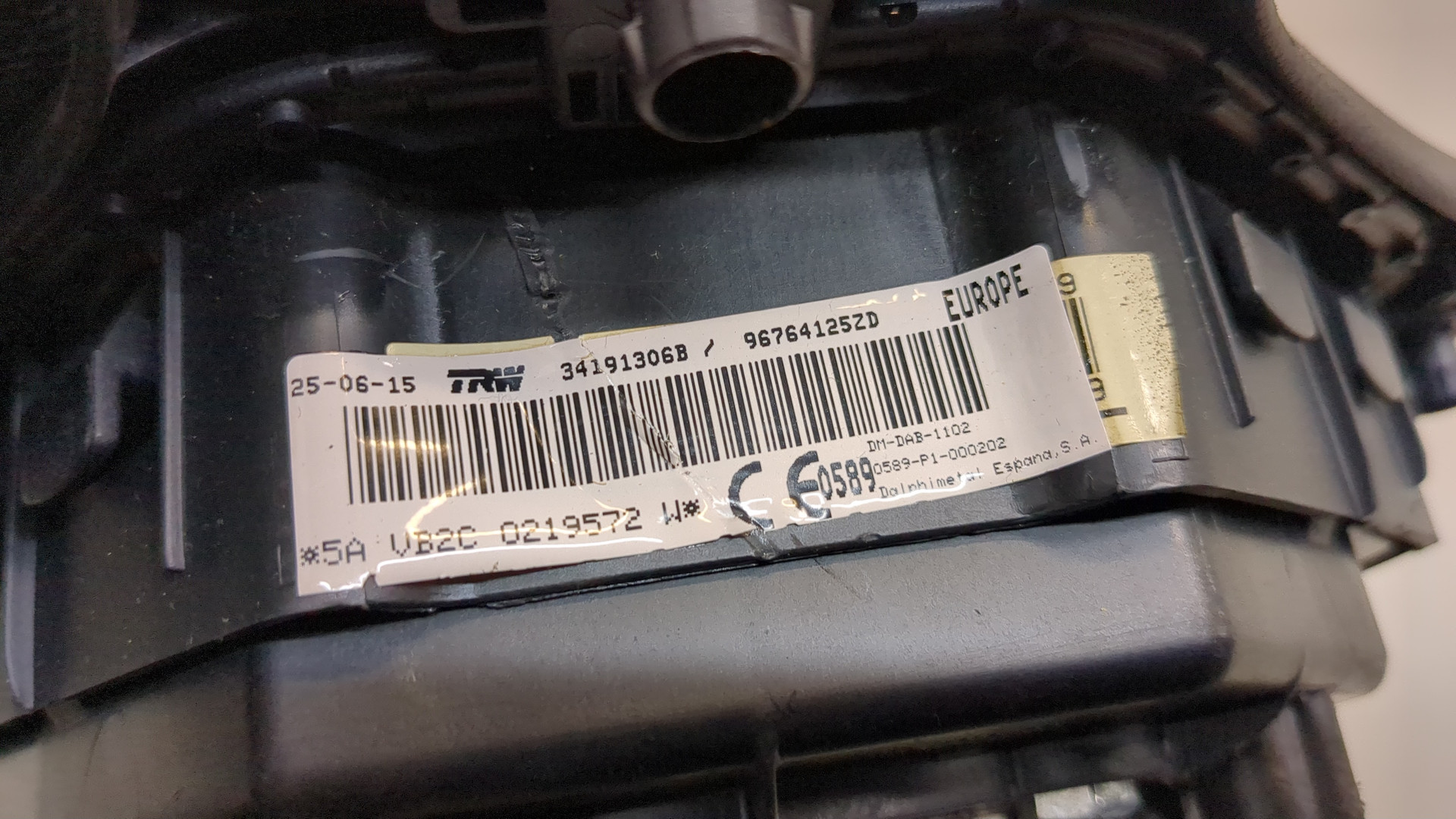 Подушка безопасности в рулевое колесо