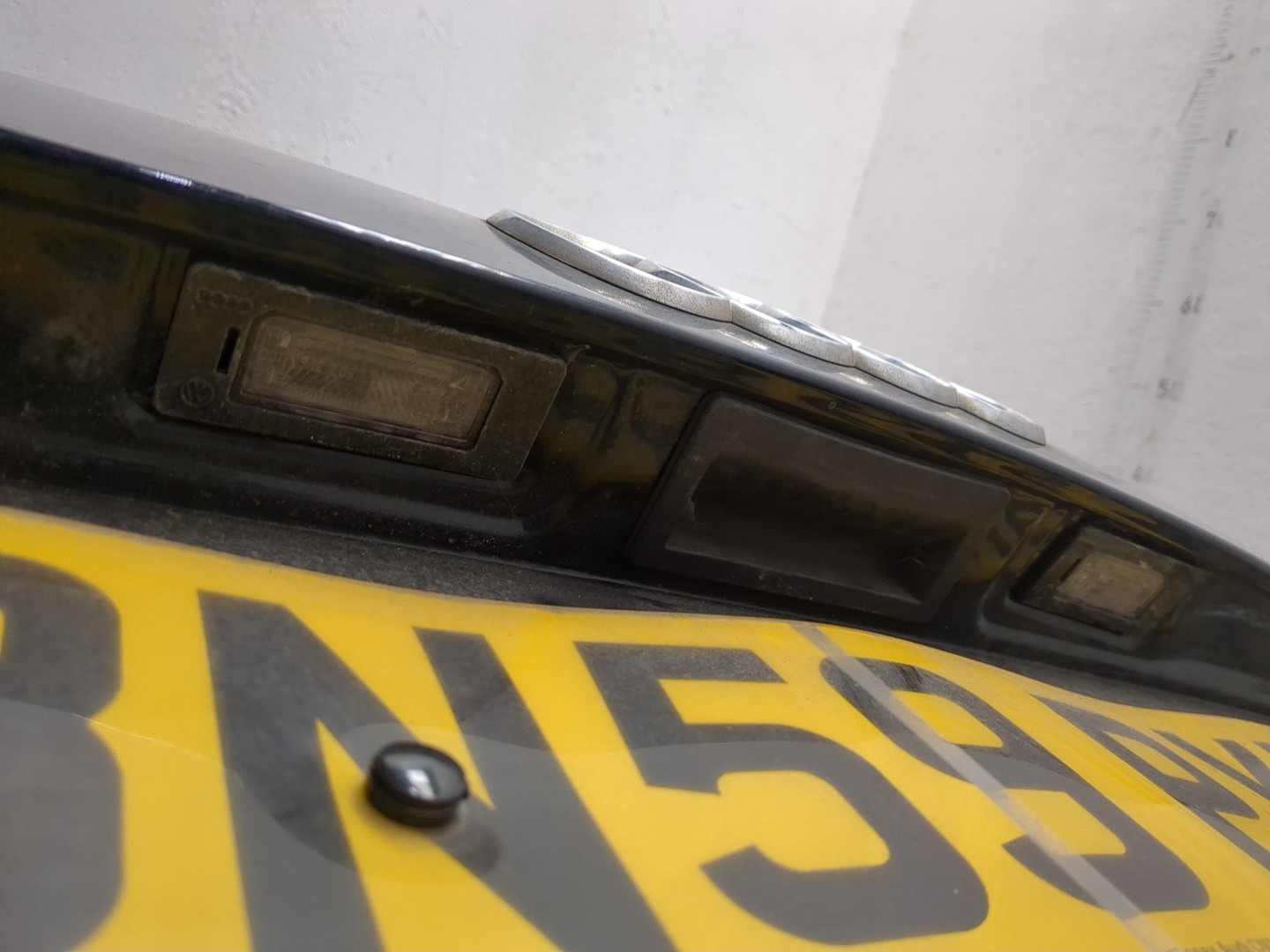 Дверь багажника