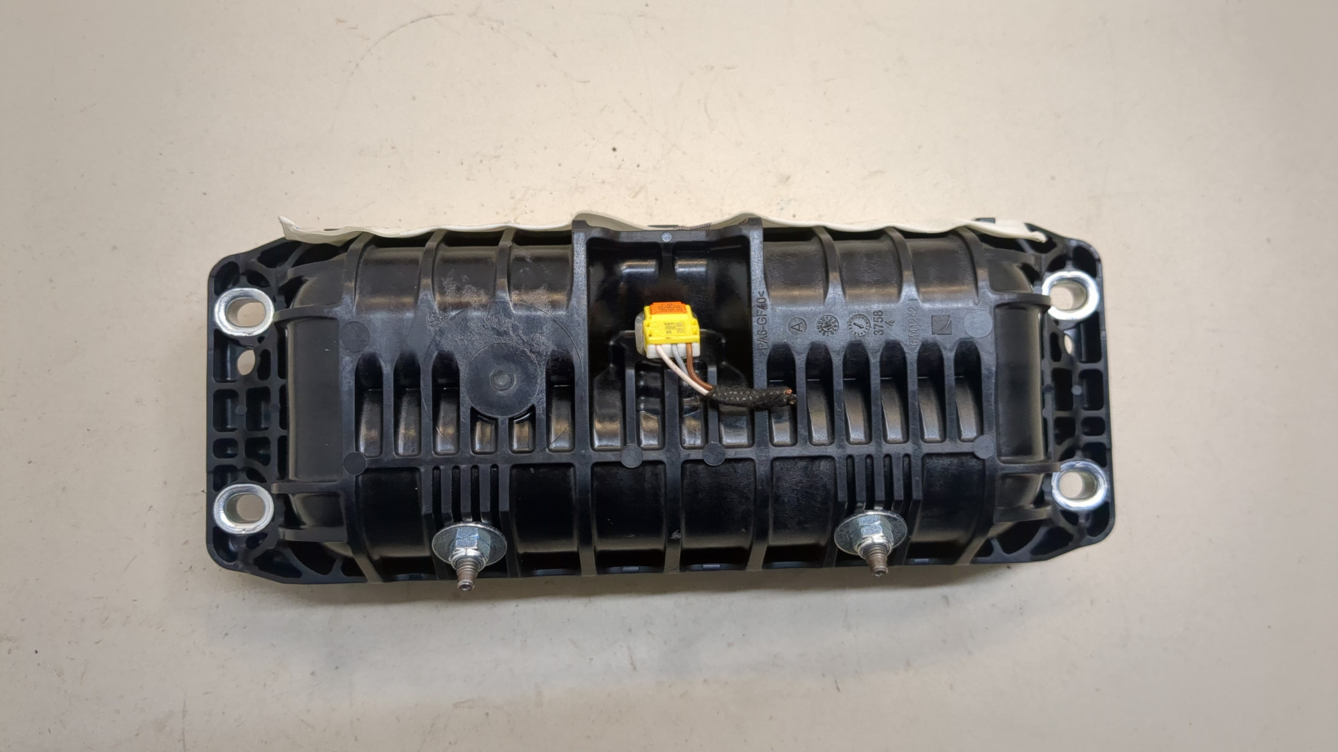 Подушка безопасности пассажирская (в торпедо)