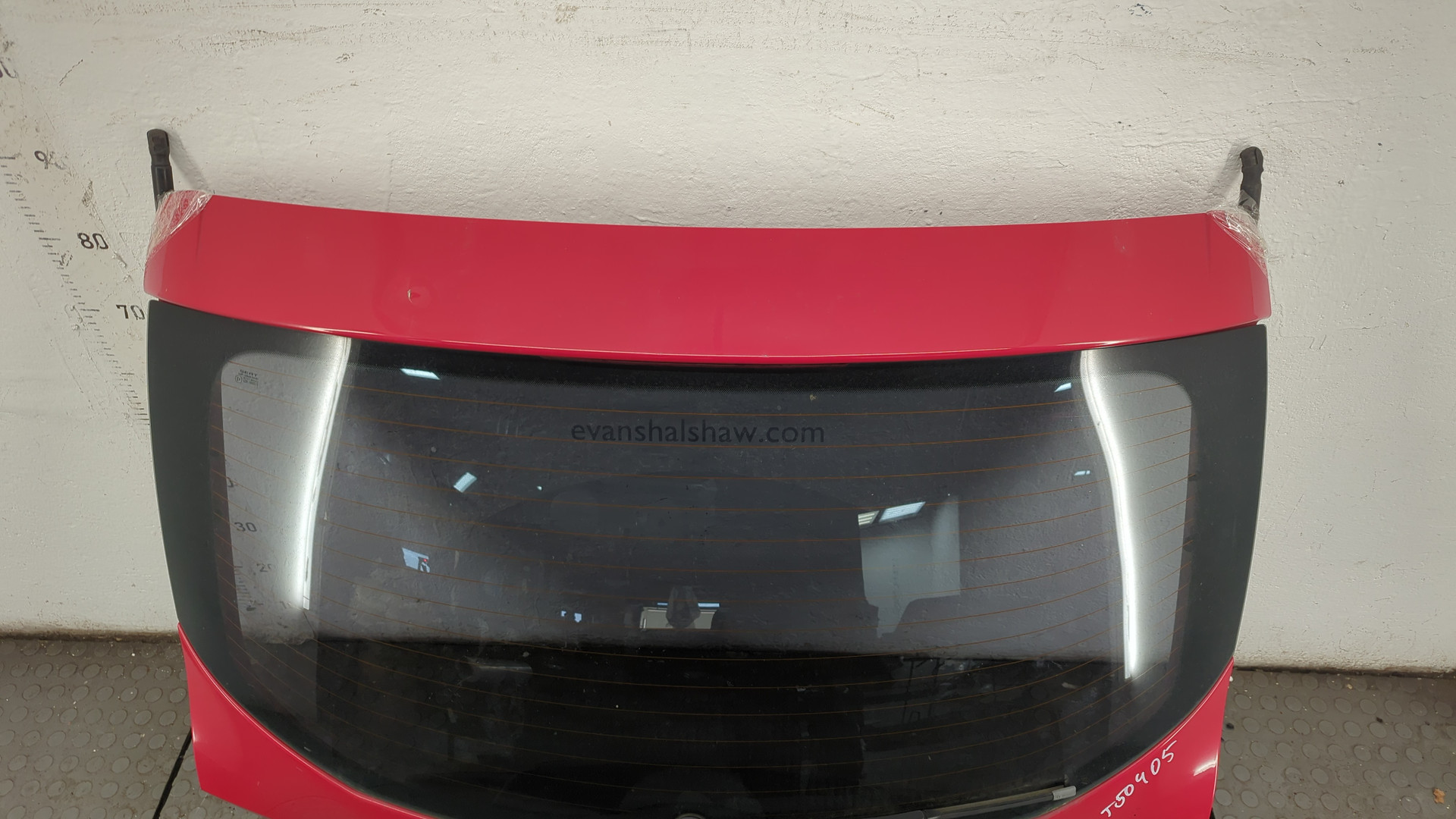 Дверь багажника