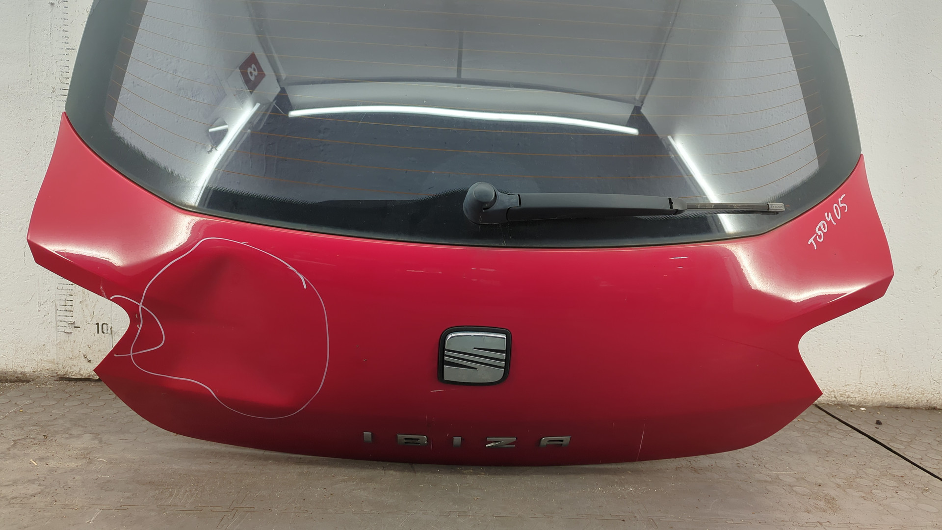 Дверь багажника