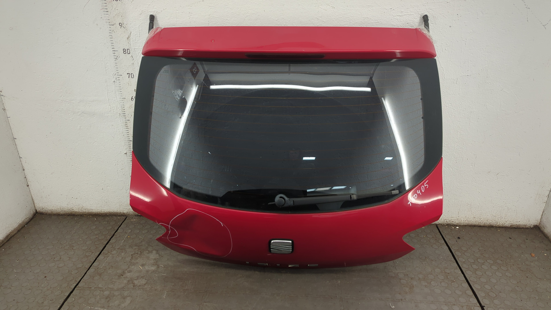 Дверь багажника