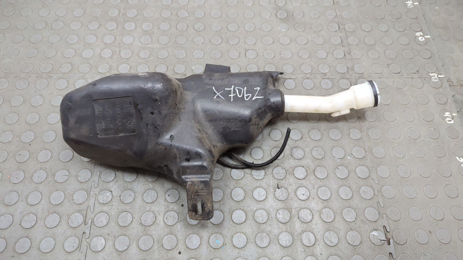 Бачок омывателя лобового стекла