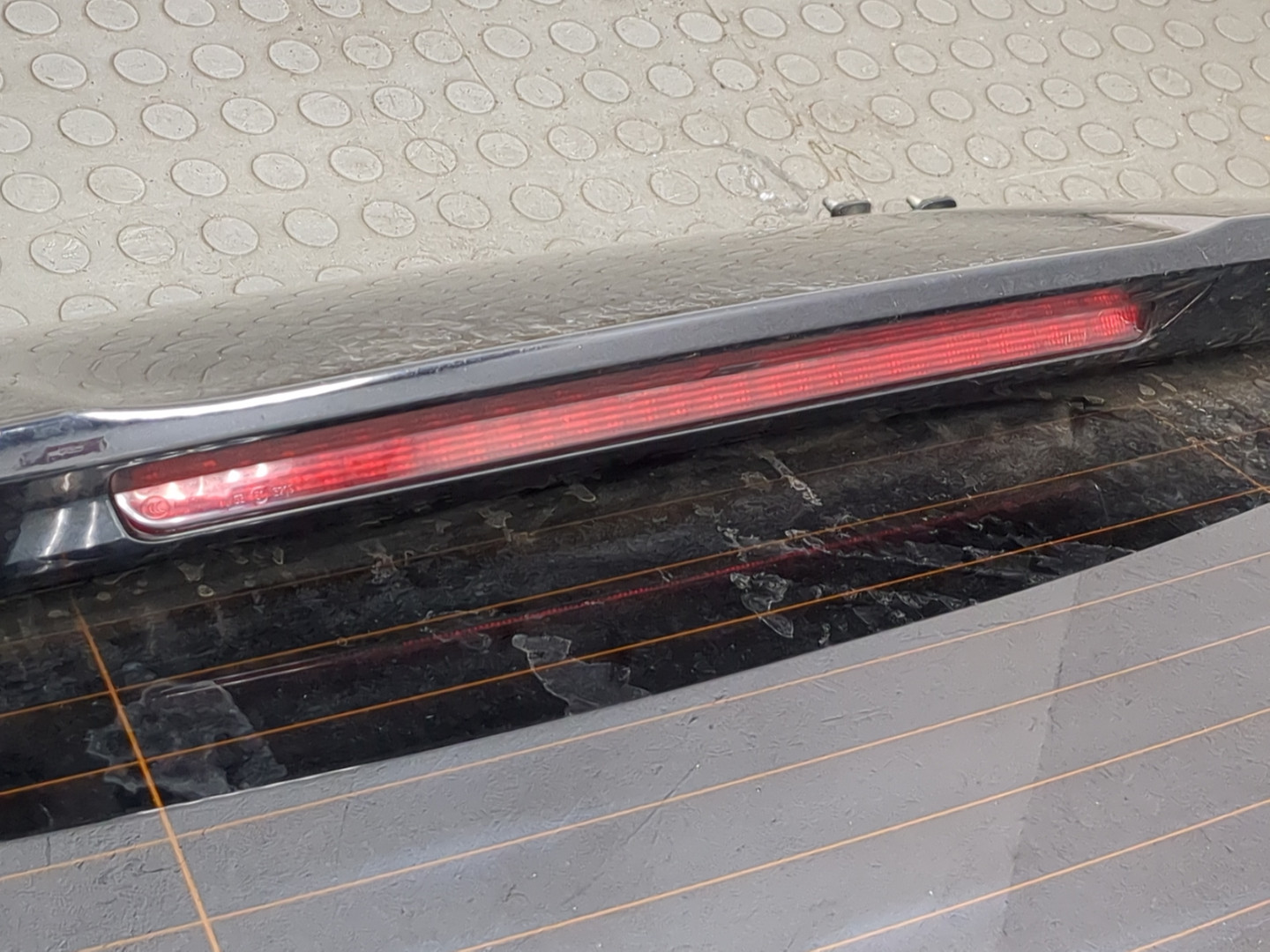 Дверь багажника