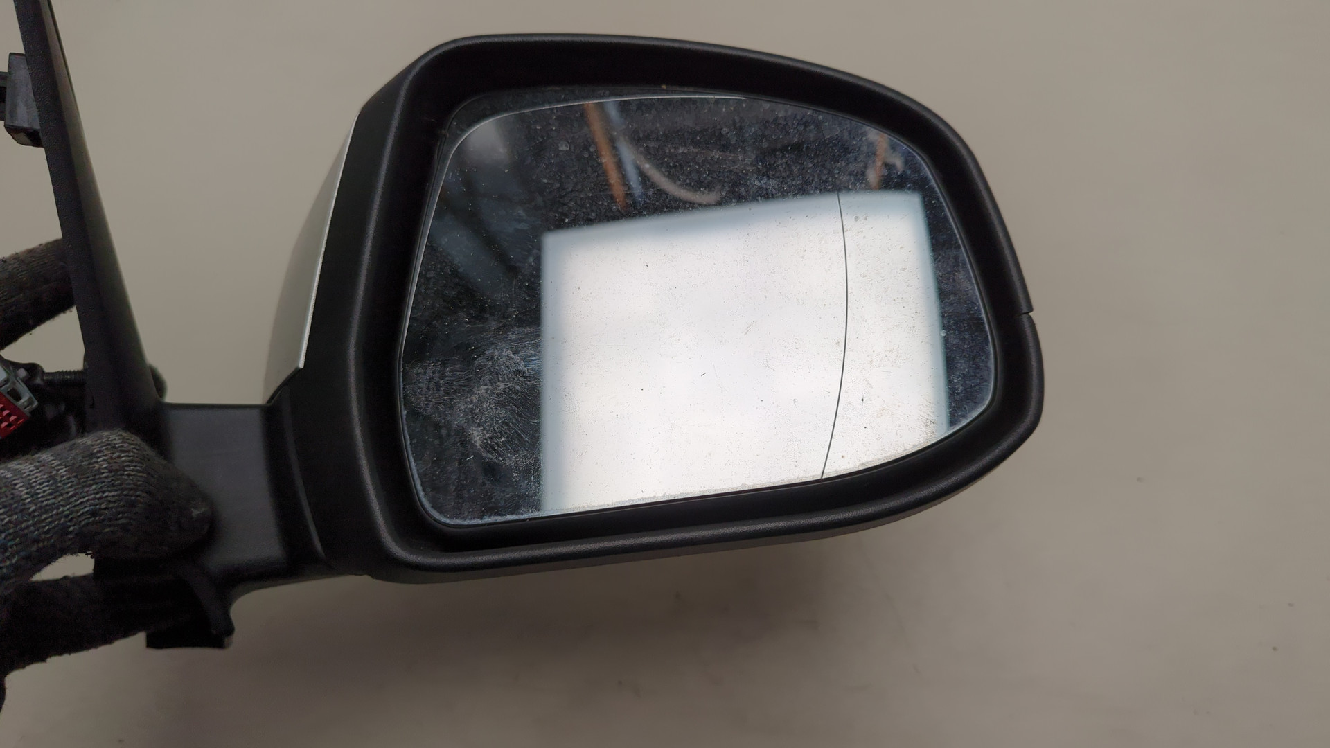 Зеркало правое электрическое