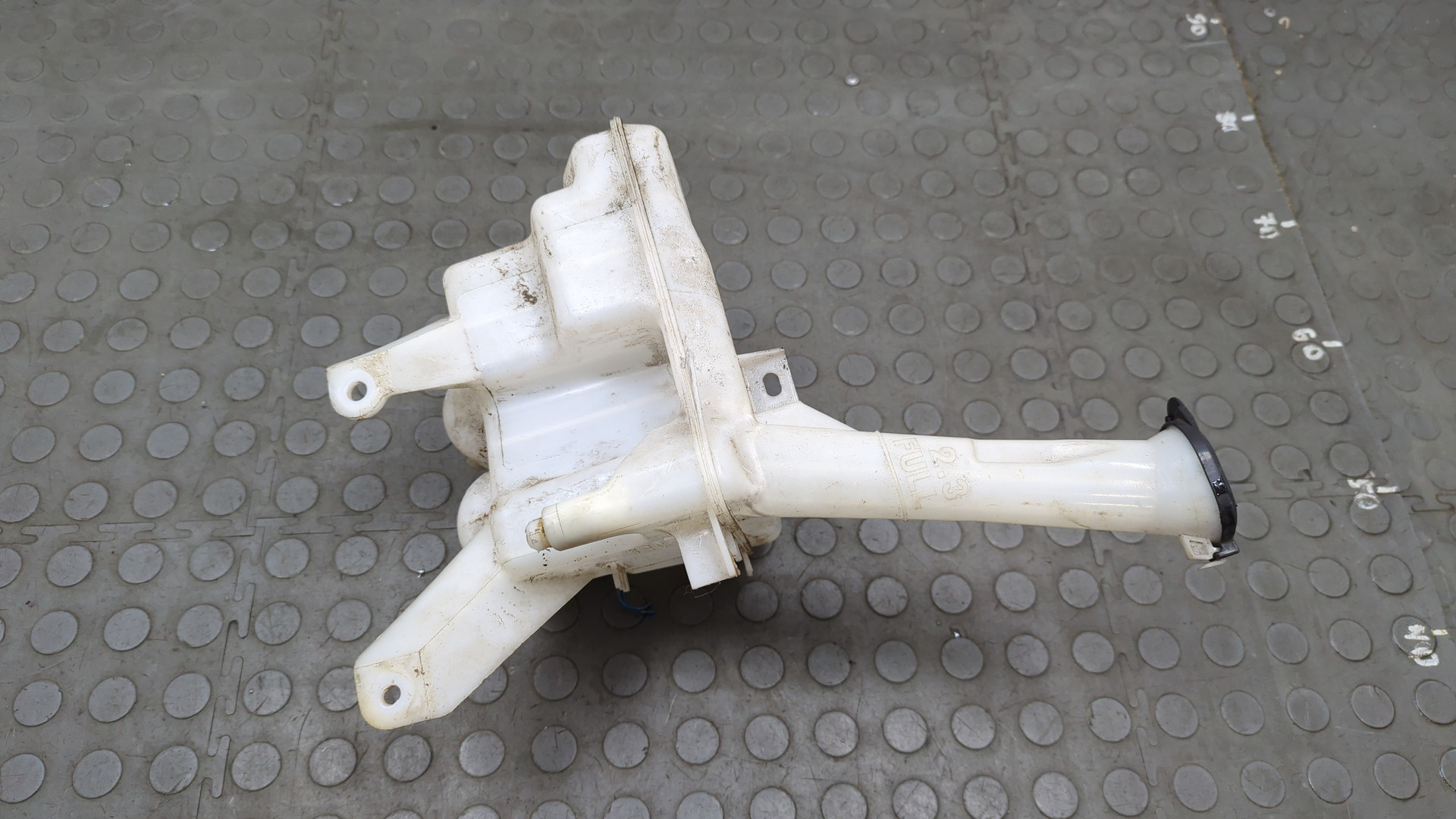 Бачок омывателя лобового стекла