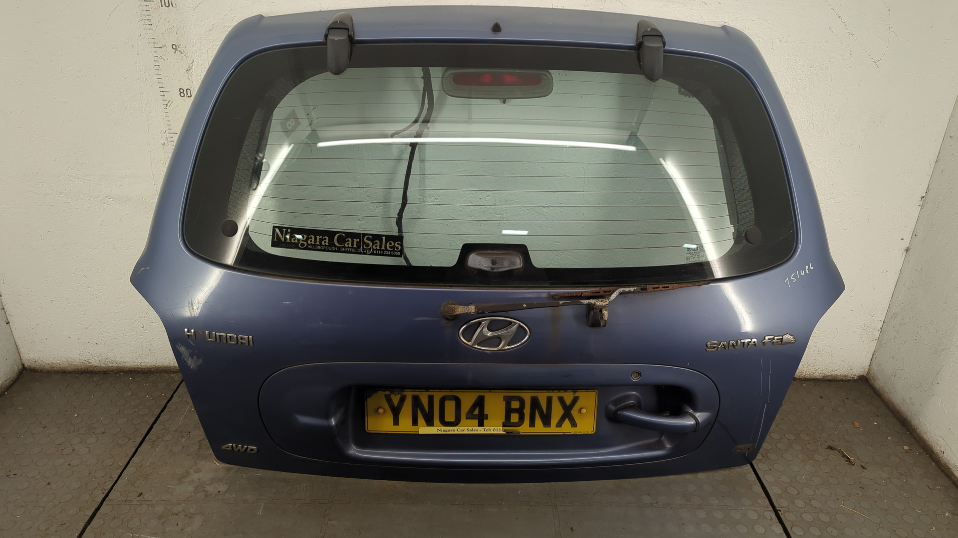 Дверь багажника