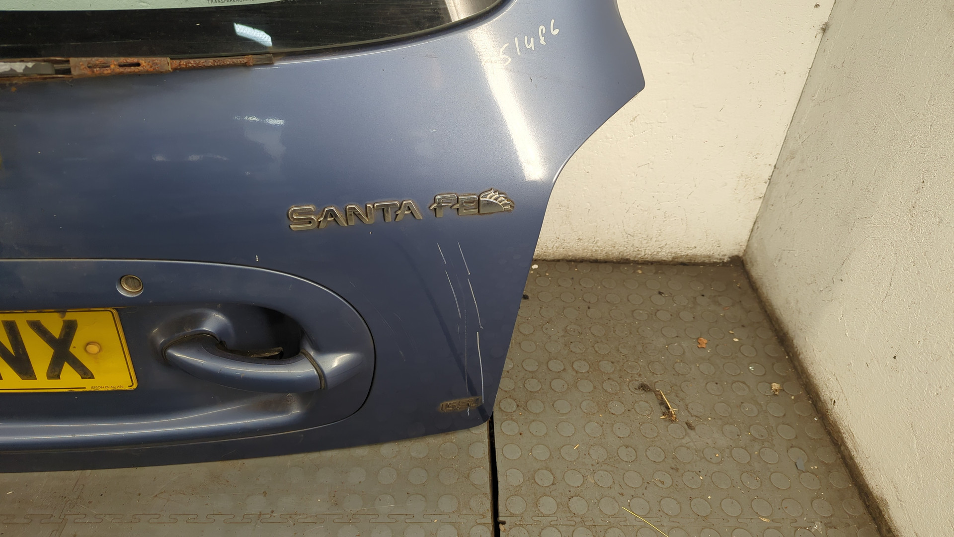 Дверь багажника