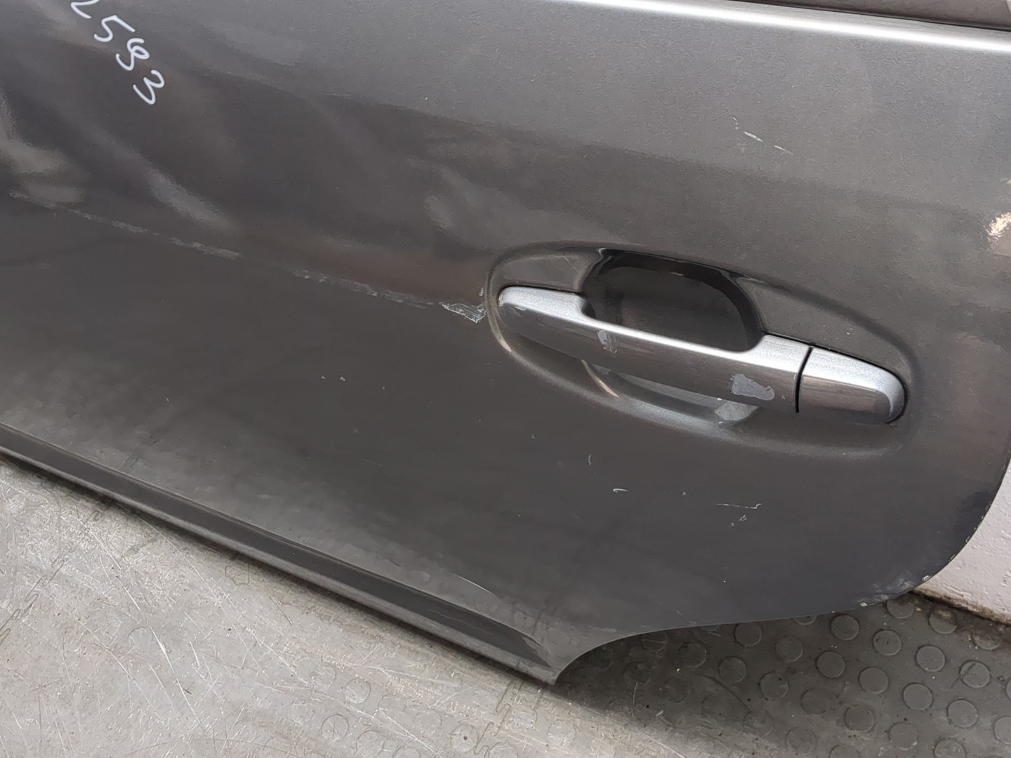 Дверь задняя левая