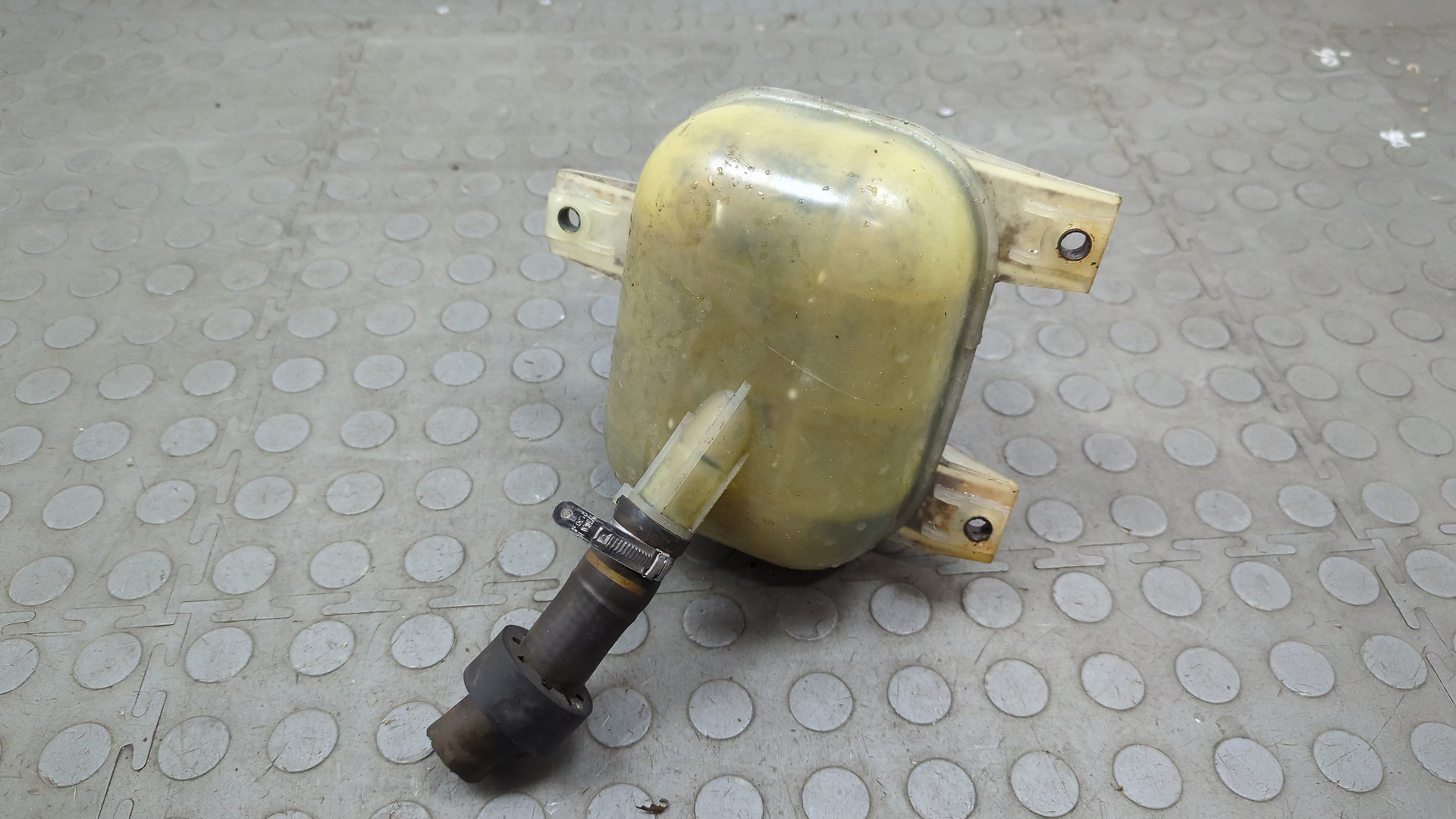 Бачок расширительный