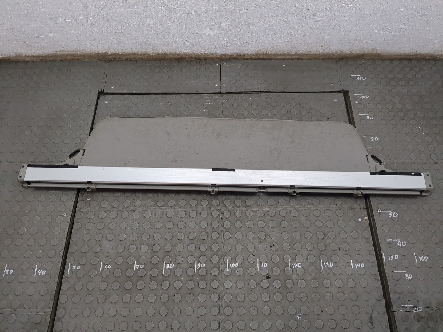 Шторка багажника