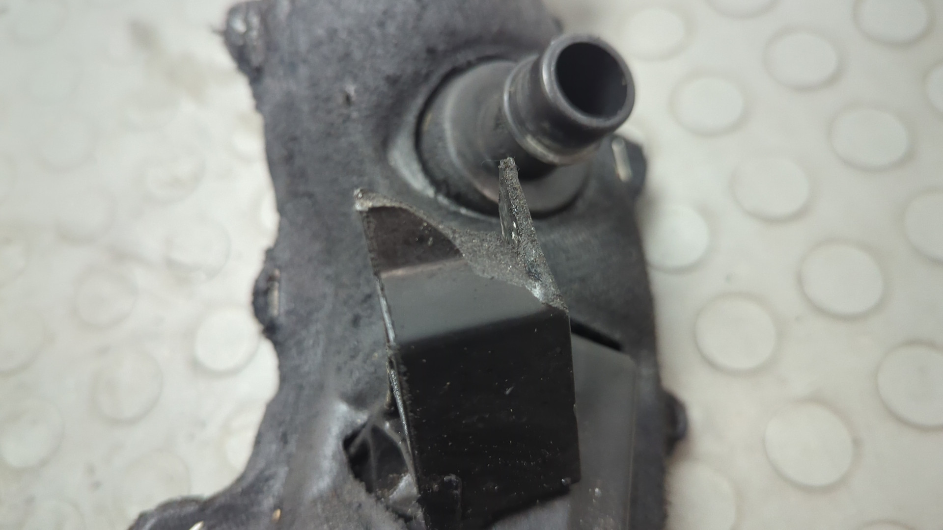 Патрубок воздушного фильтра