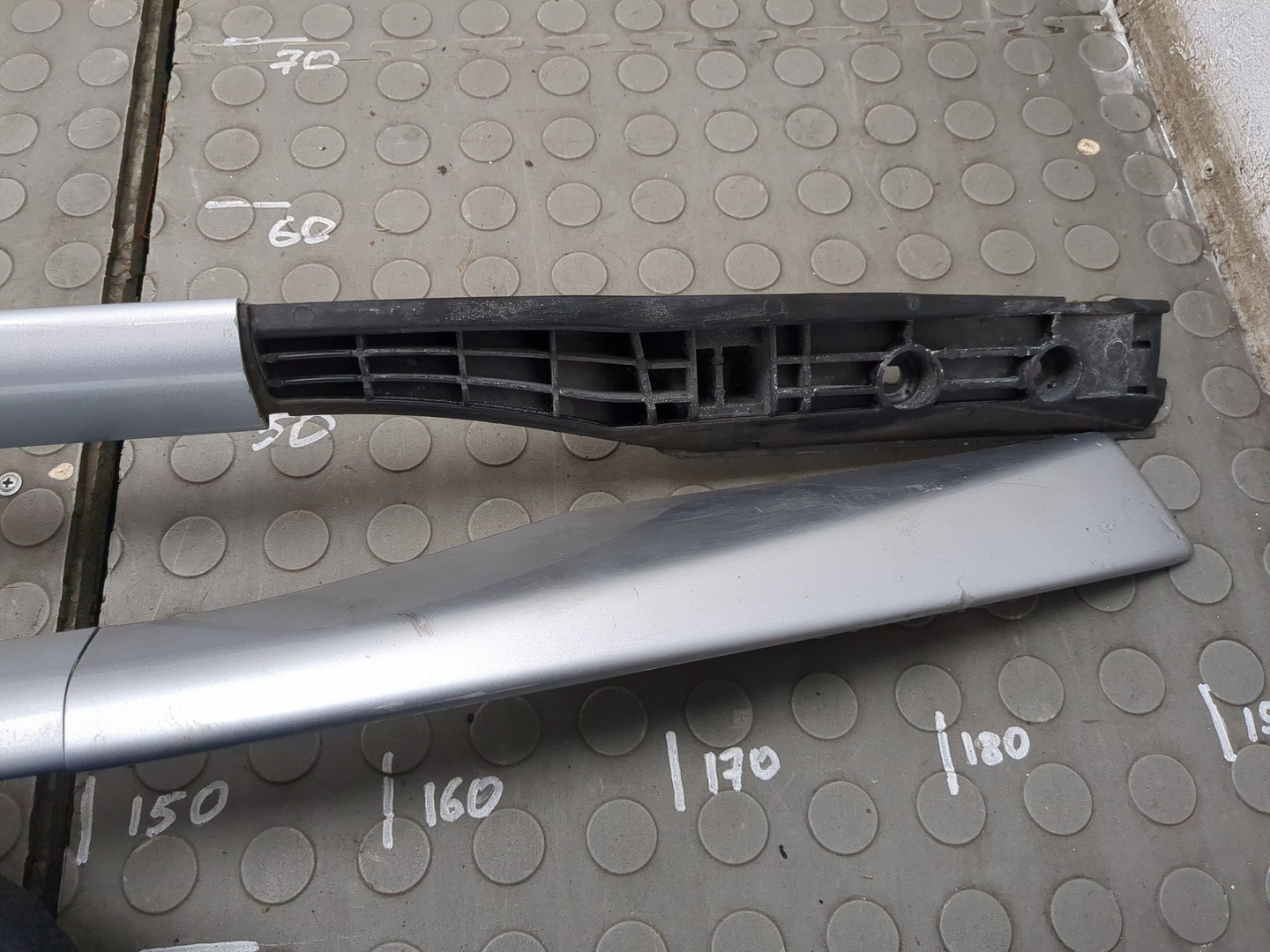 Рейлинги (релинг) к-кт (планки на крышу)