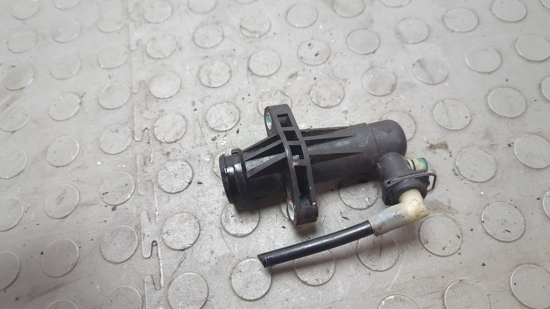 Цилиндр сцепления рабочий