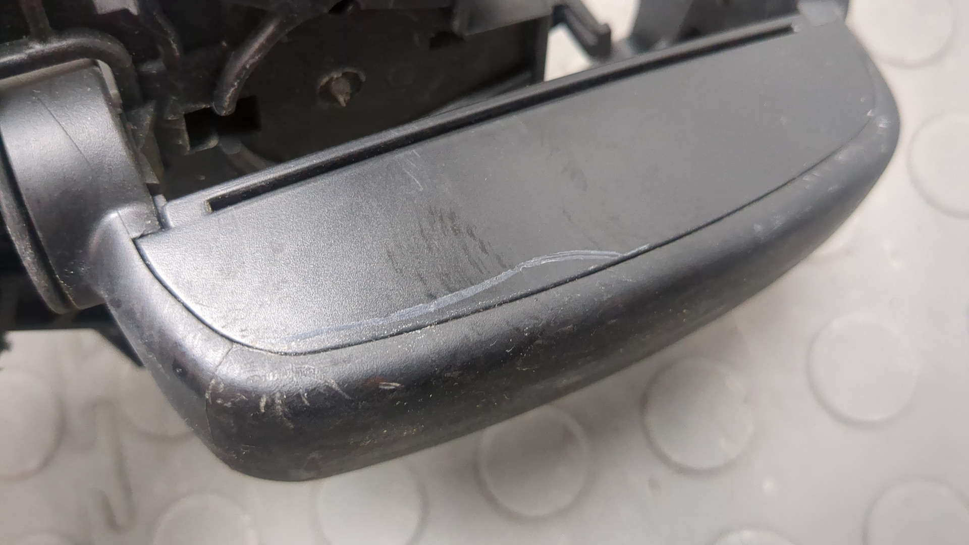 Ручка двери сдвижной наружная левая