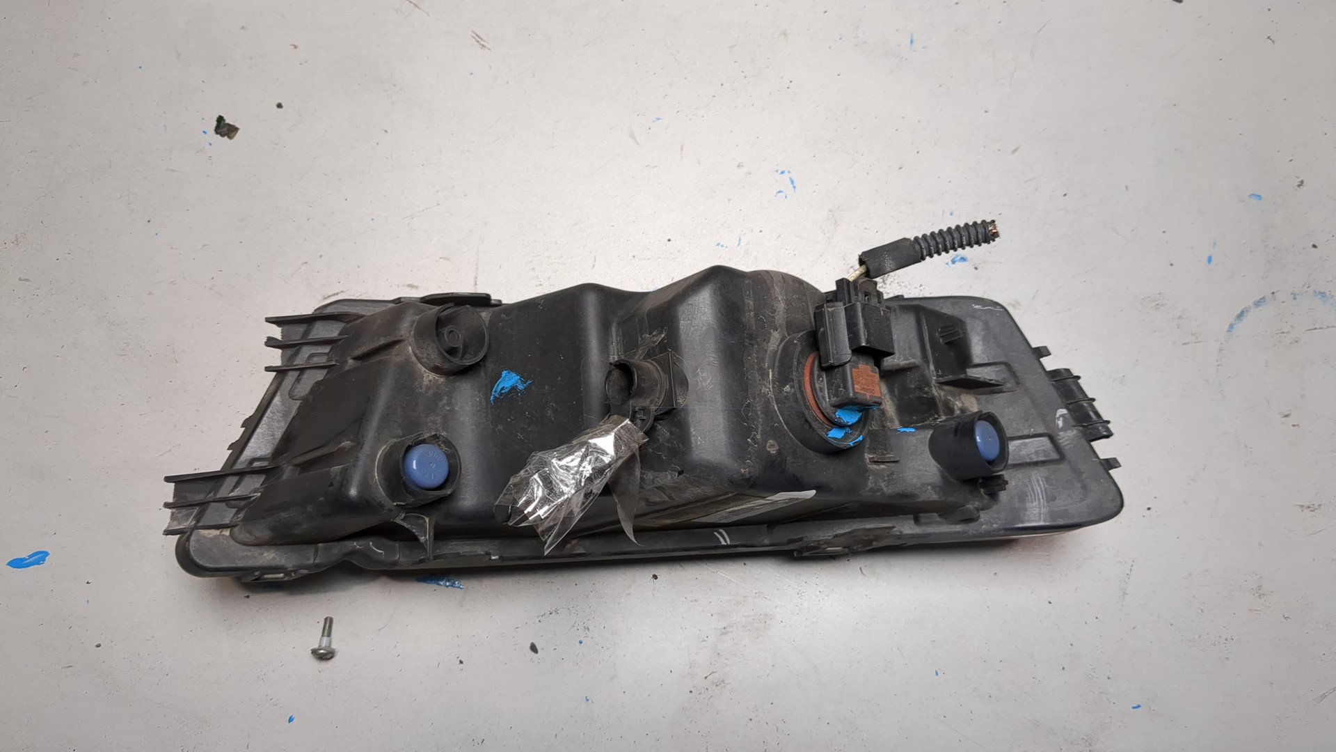 Фара противотуманная левая