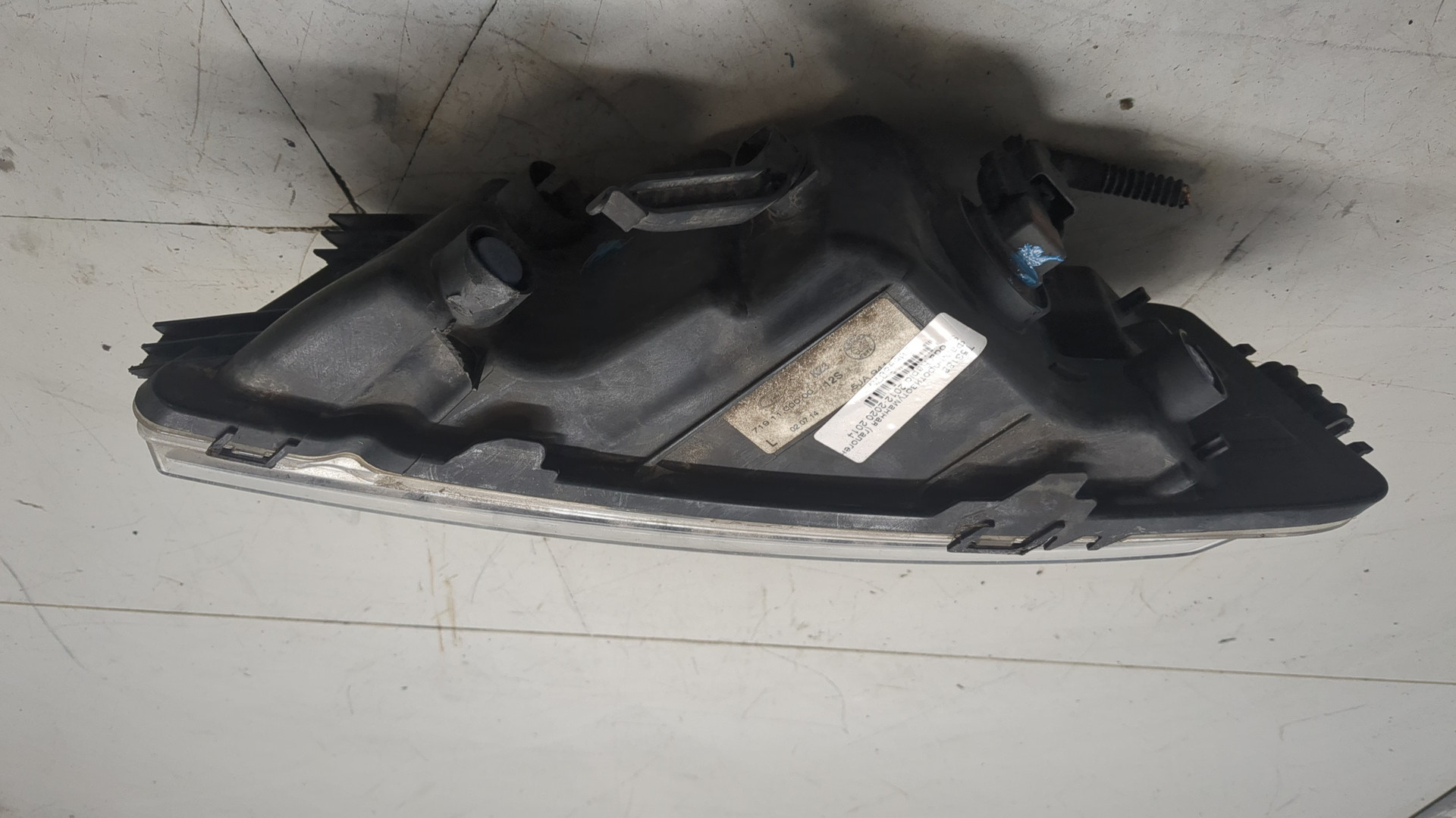 Фара противотуманная левая