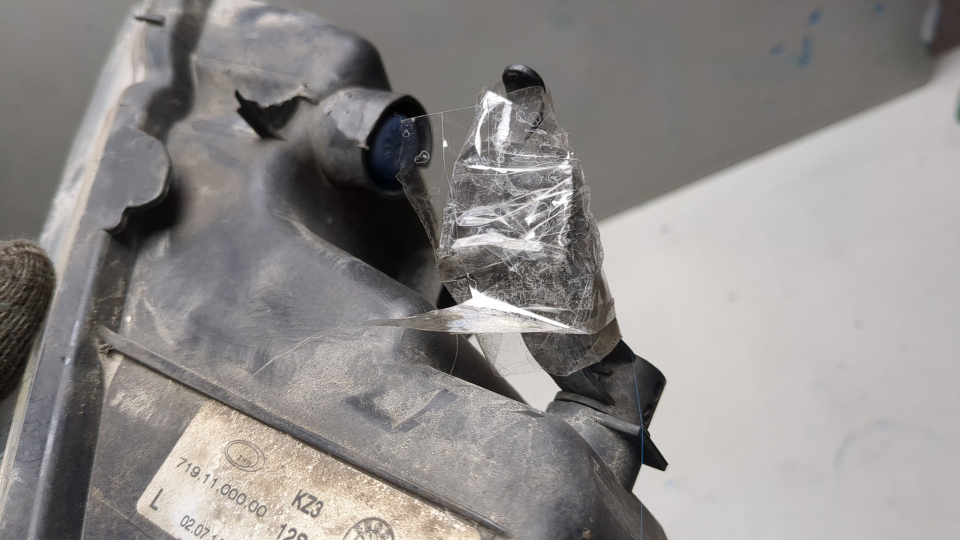 Фара противотуманная левая