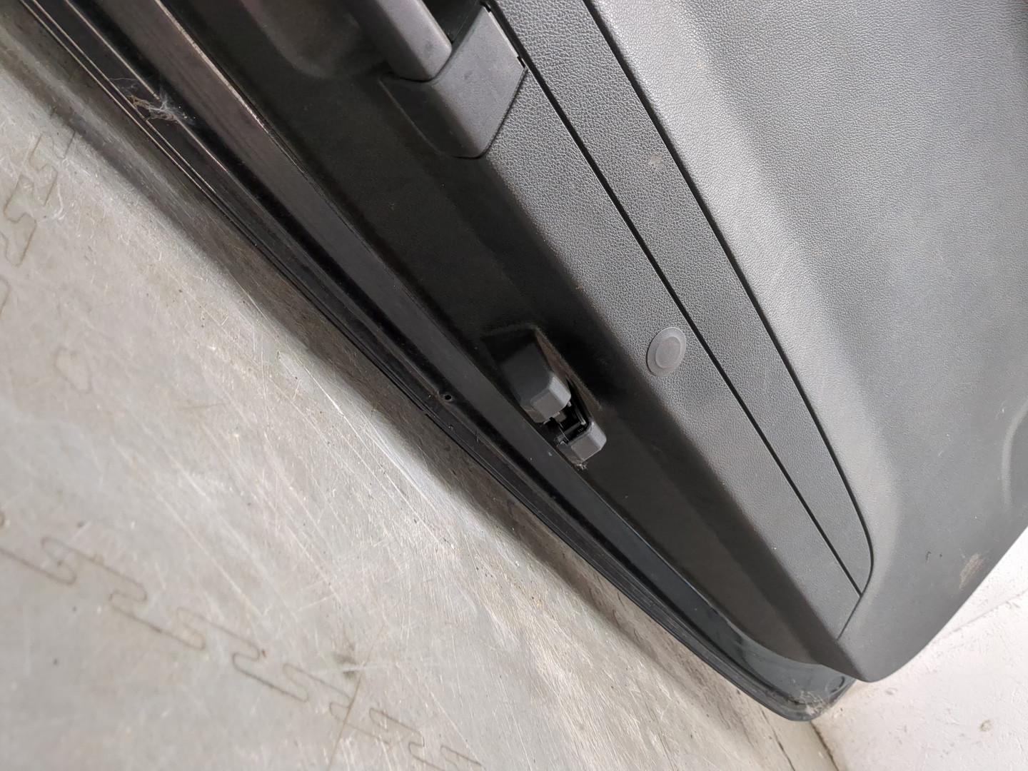 Дверь багажника