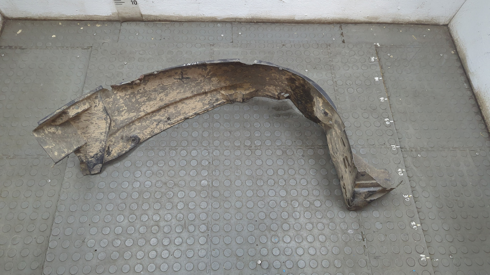 Локер передний левый