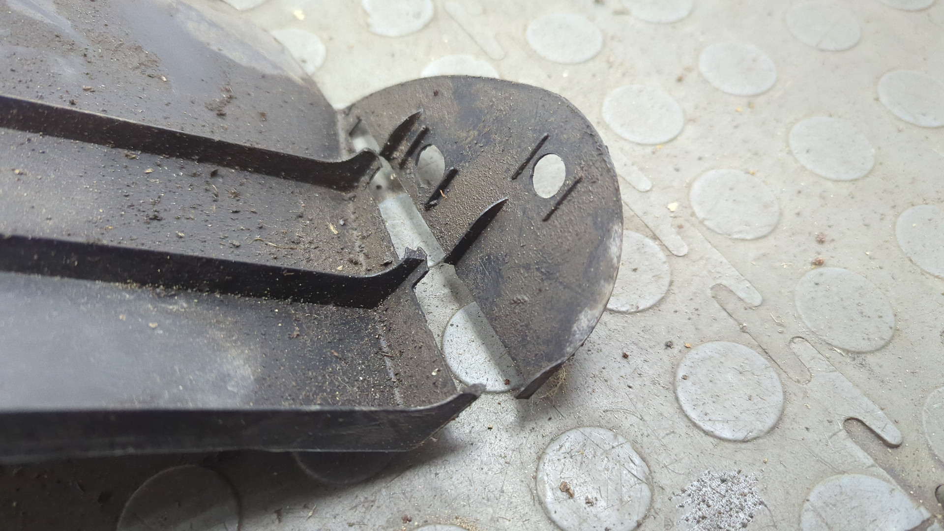 Локер передний правый