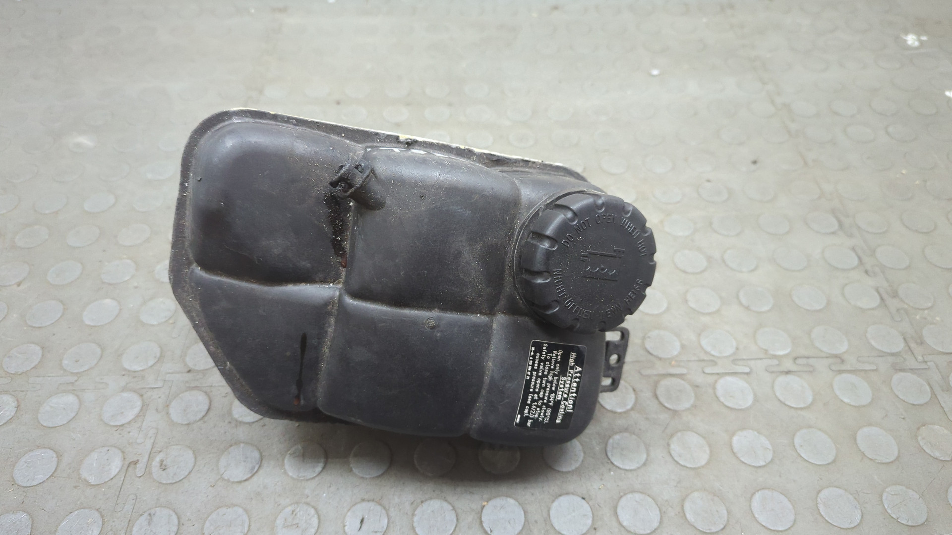 Бачок расширительный