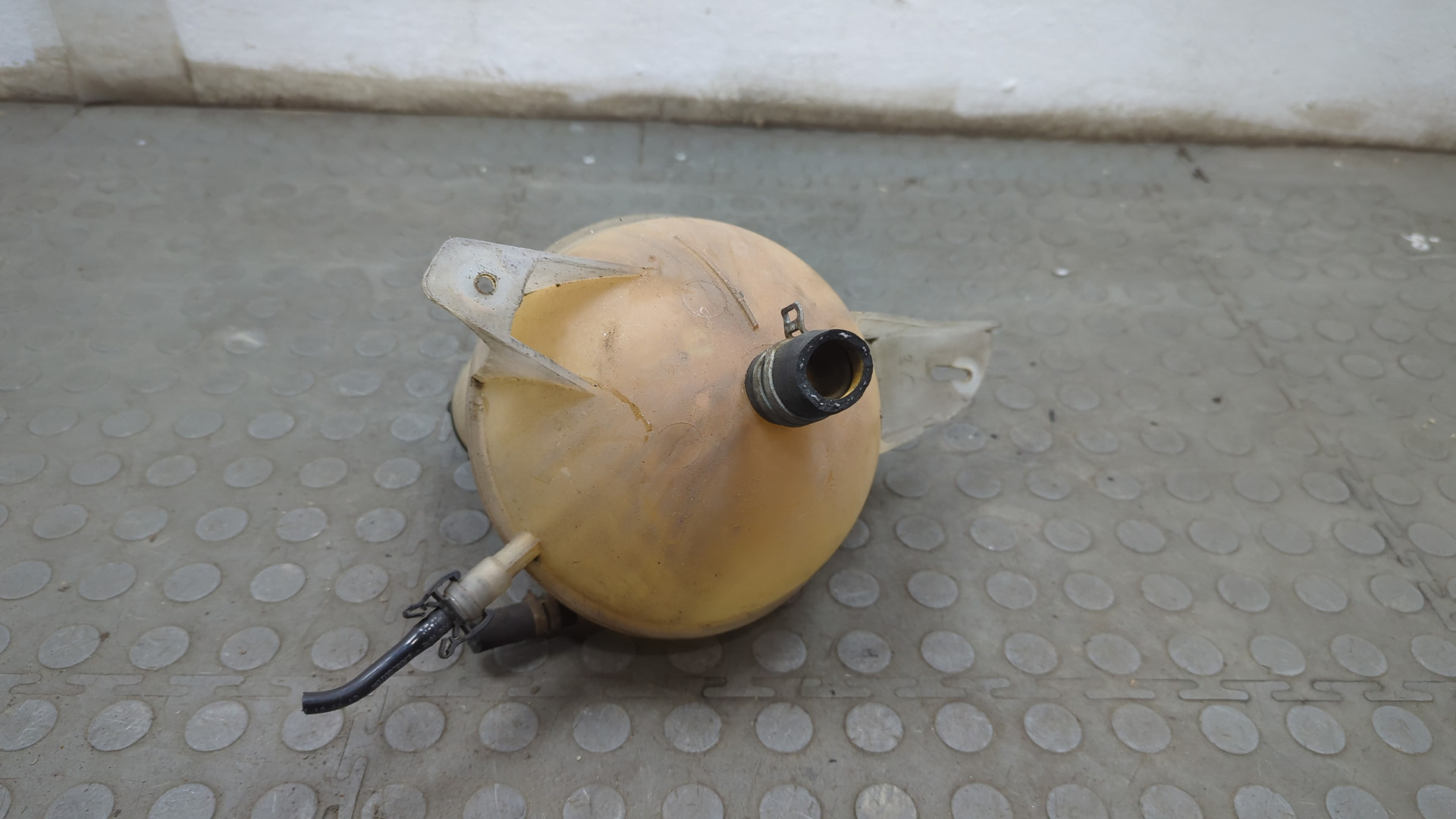 Бачок расширительный