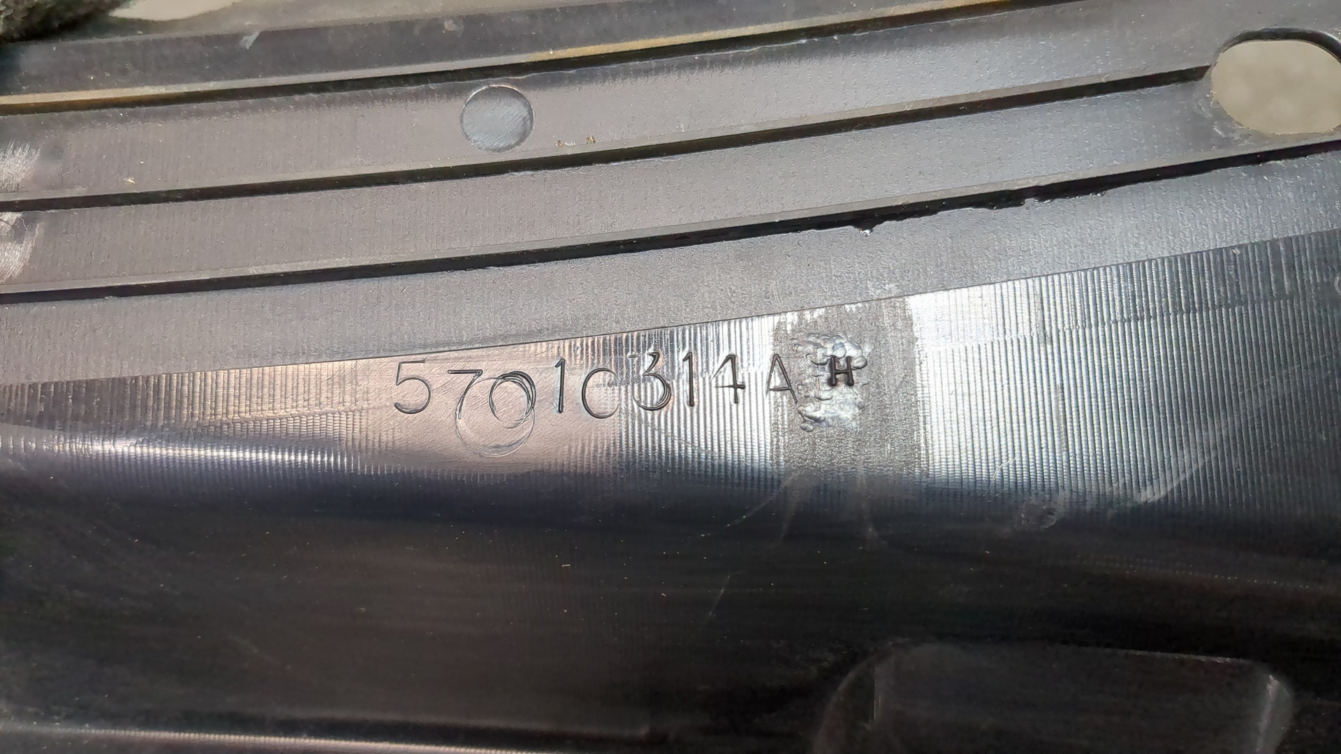 Решетка стеклоочистителей (Жабо)