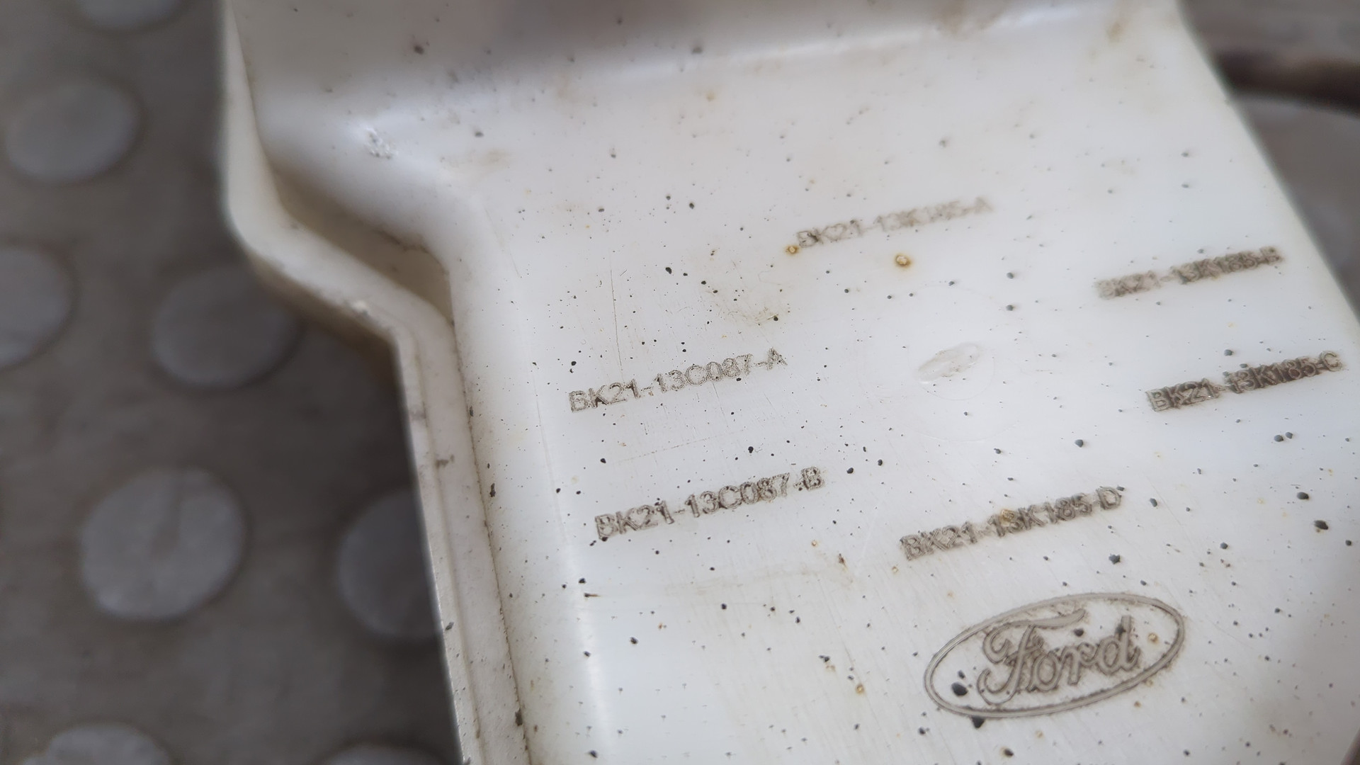 Бачок омывателя лобового стекла