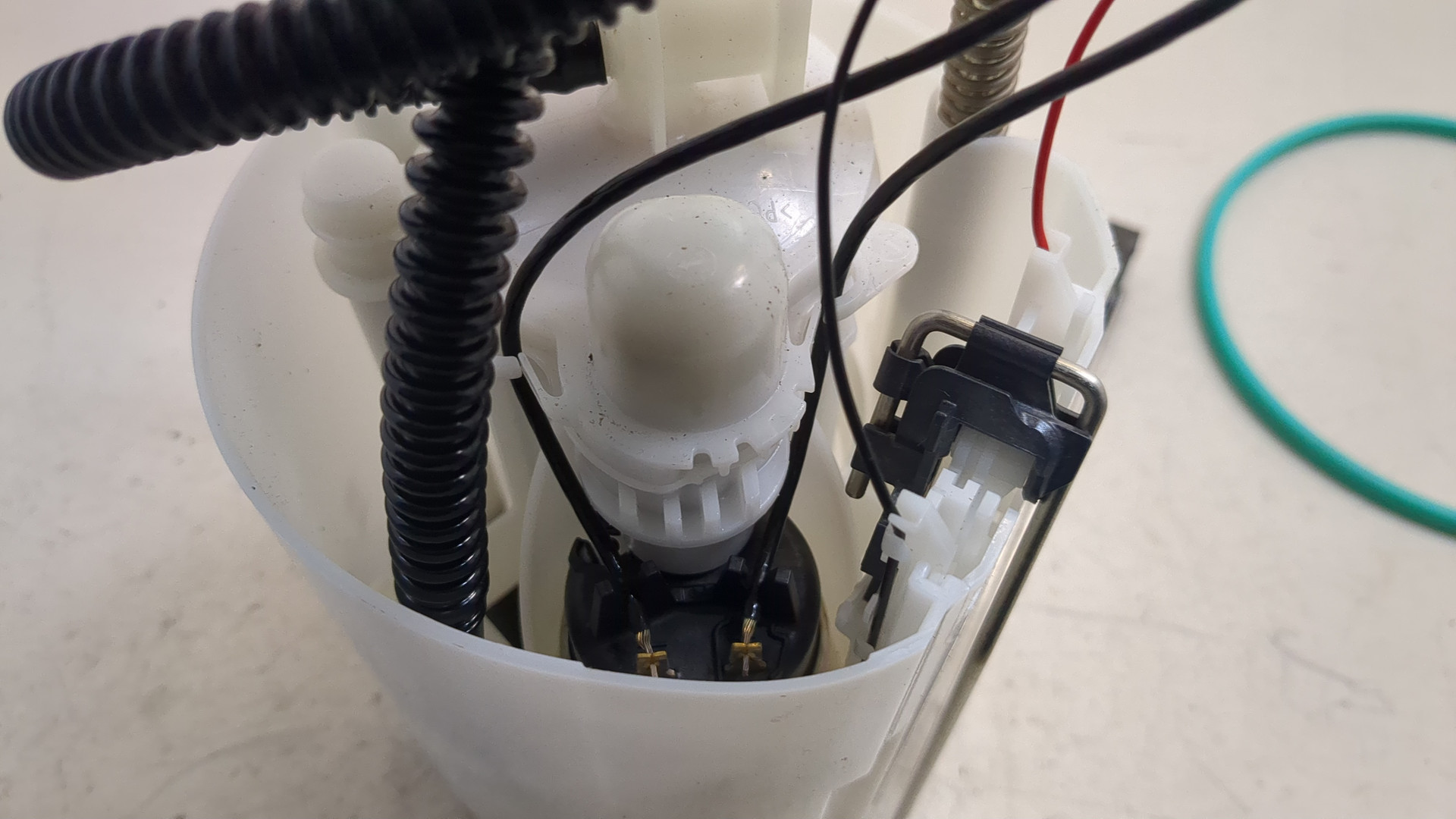 Насос топливный электрический