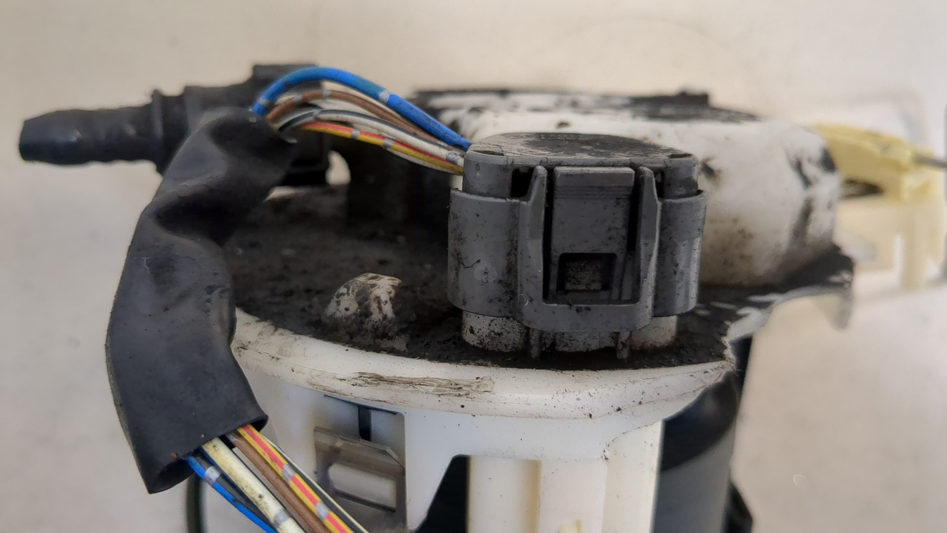 Насос топливный электрический