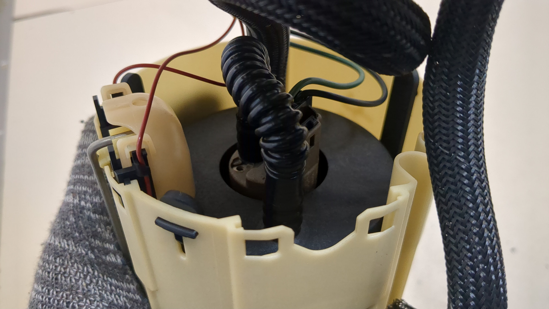 Насос топливный электрический