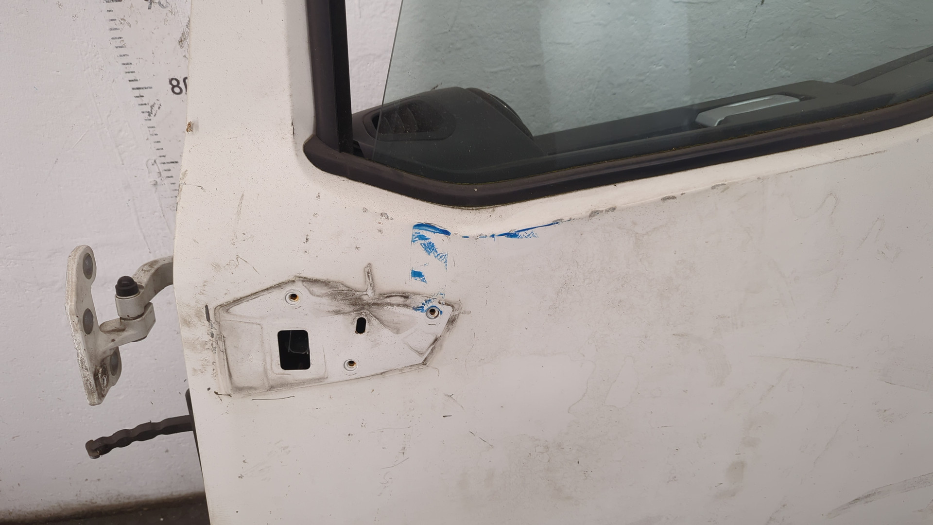 Дверь передняя левая