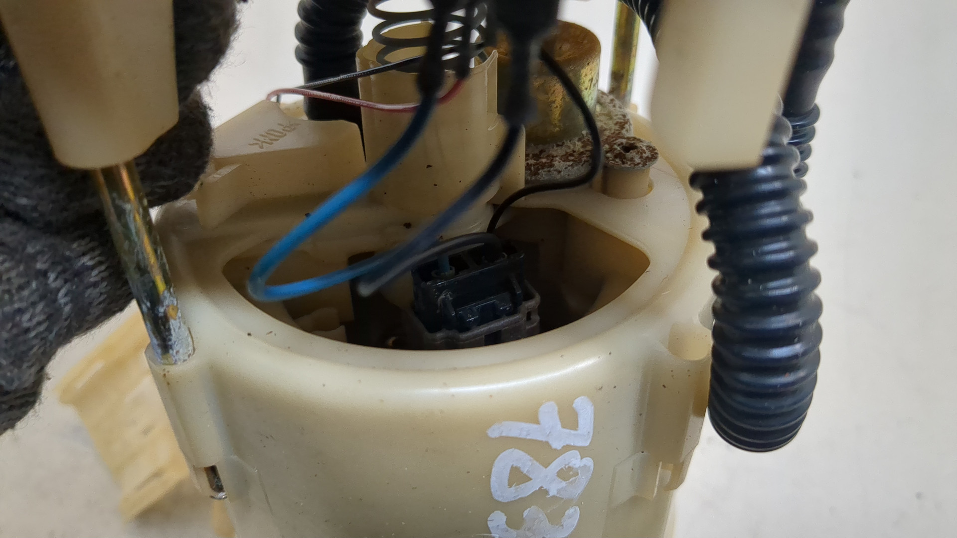 Насос топливный электрический