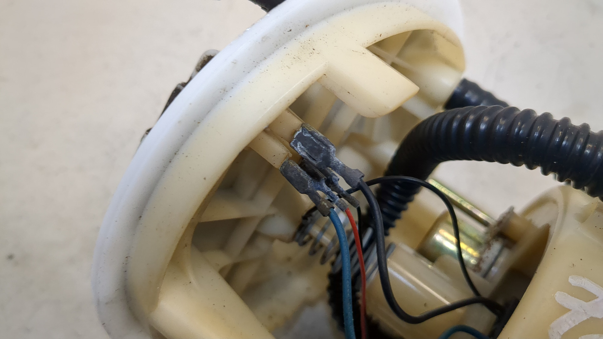 Насос топливный электрический