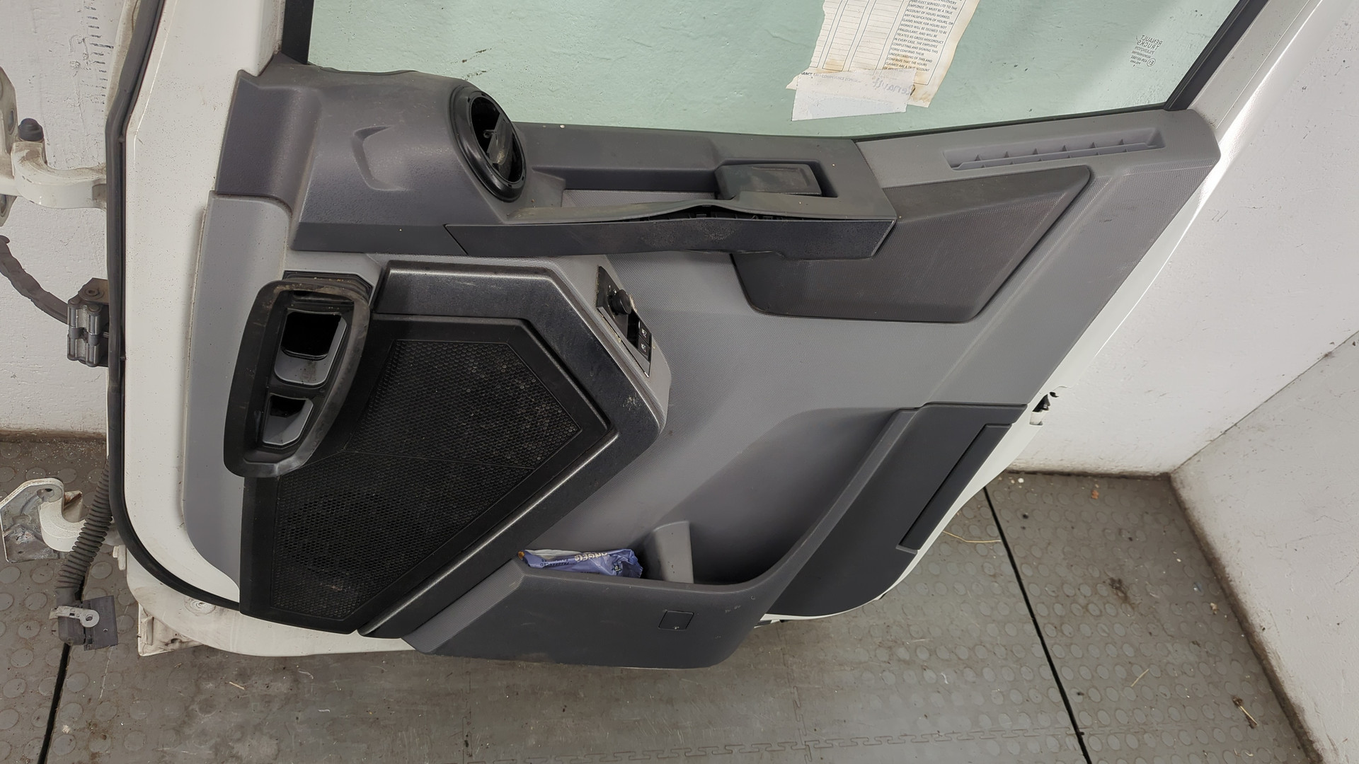 Дверь передняя правая